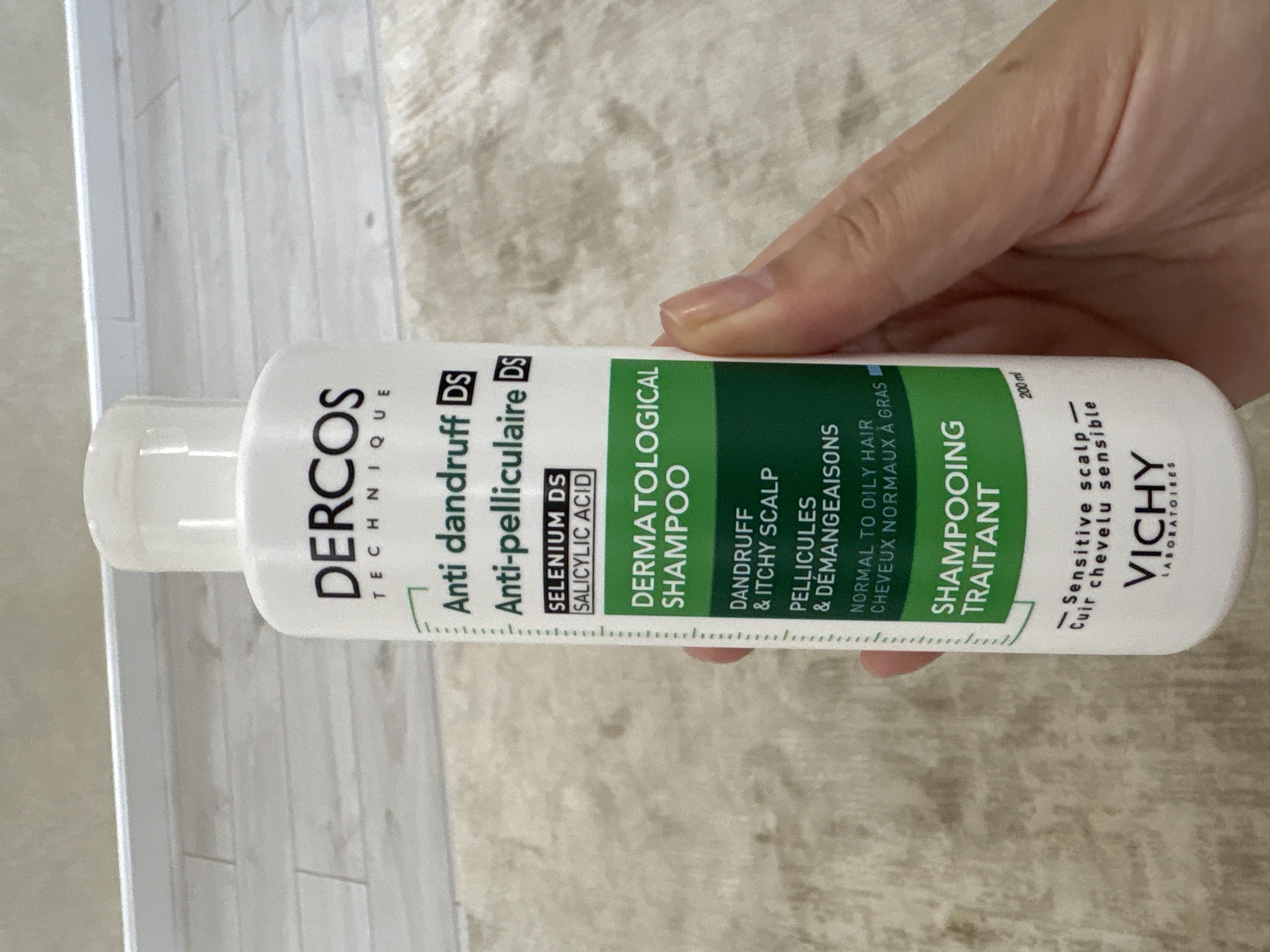 Intensiv shampunni parvarish qilish VICHY DERCOS, oddiy va yog'li sochlar uchun kepekka qarshi, 200 ml