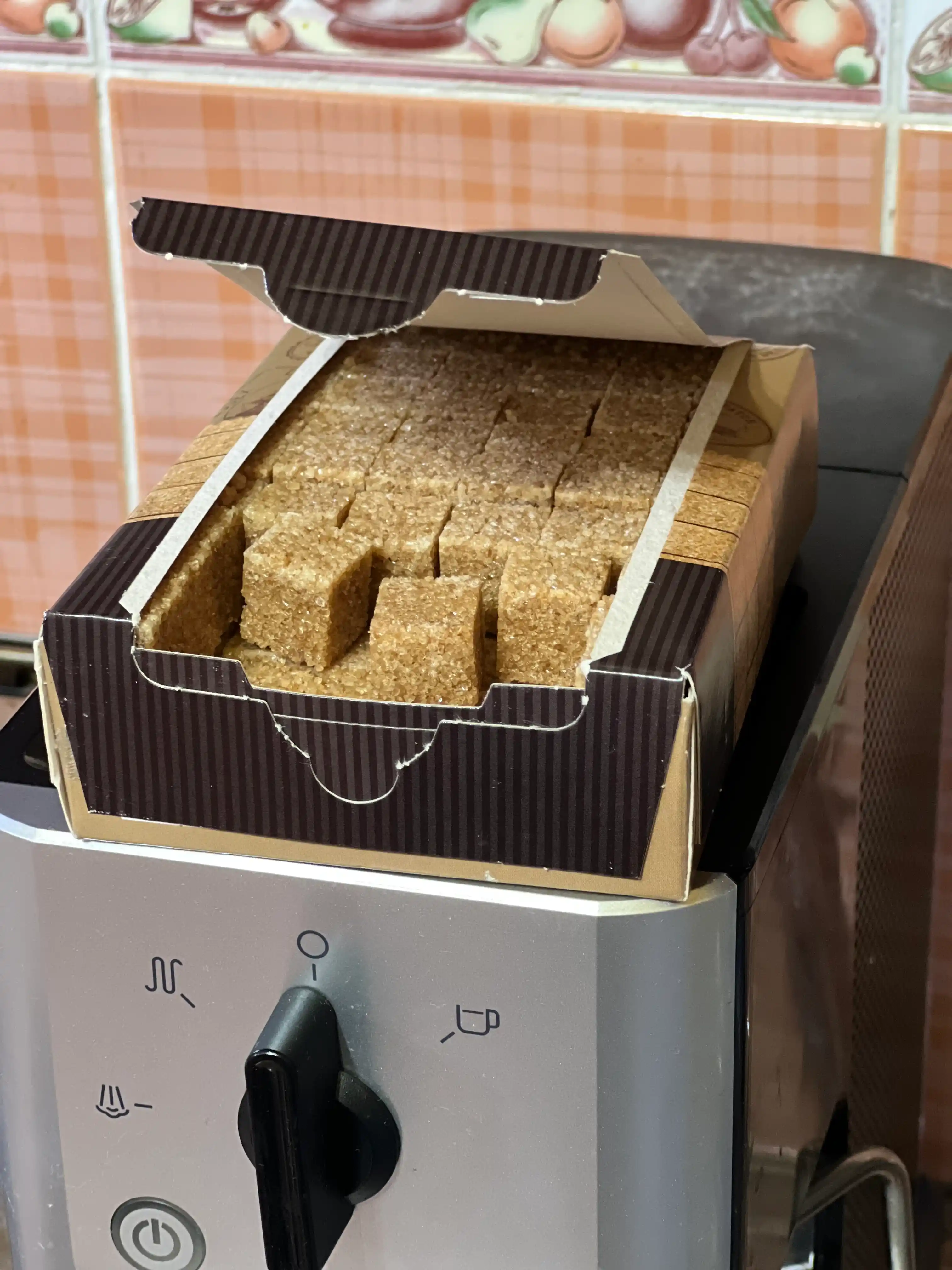 Shakar Oltin qamos kub shaklida tozalanmagan qamish, 400 g