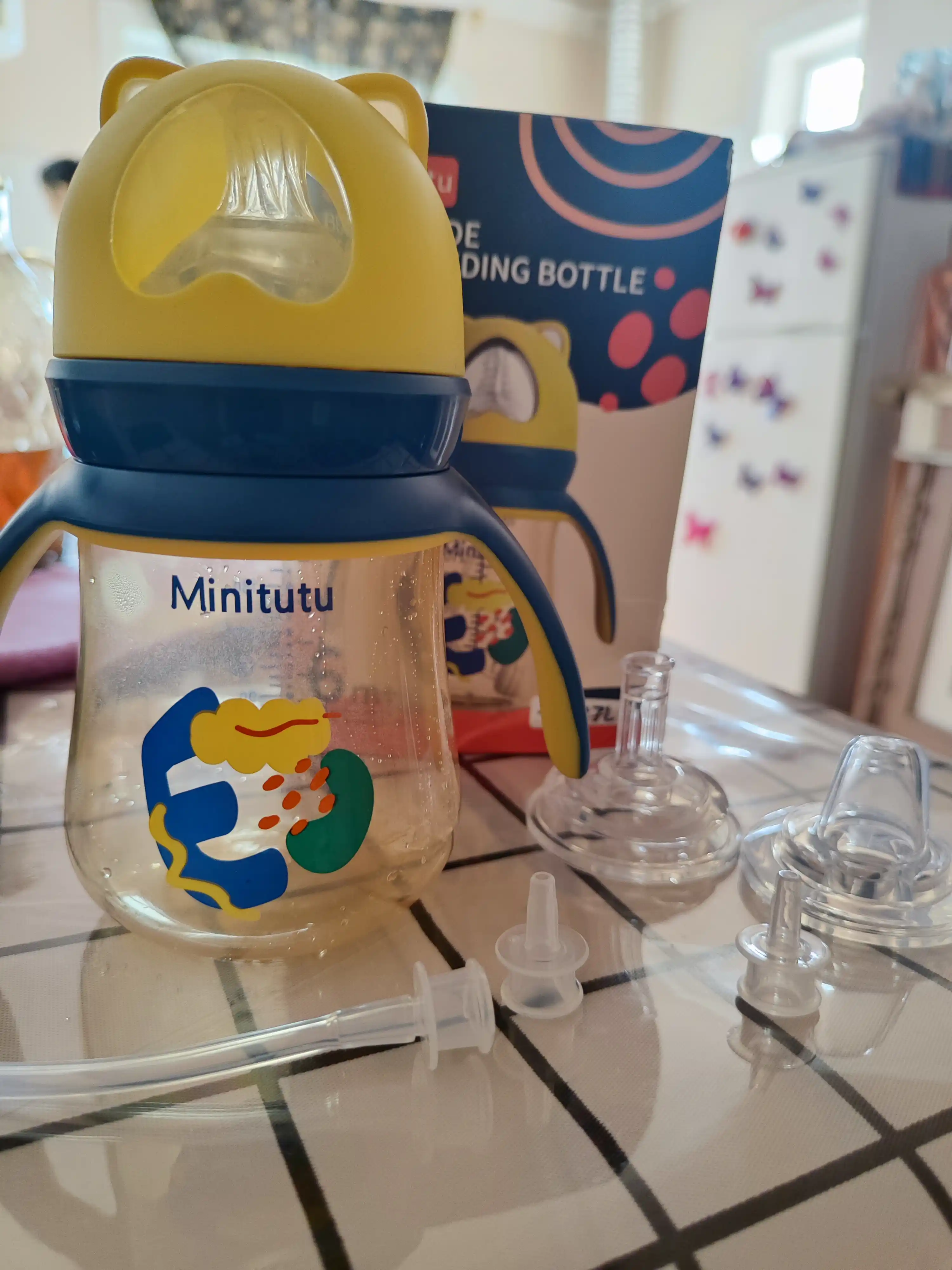 Bolalar uchun emizish uchun antibakterial butilka, to‘kilmaydigan tutqichli va 3 nasadkali