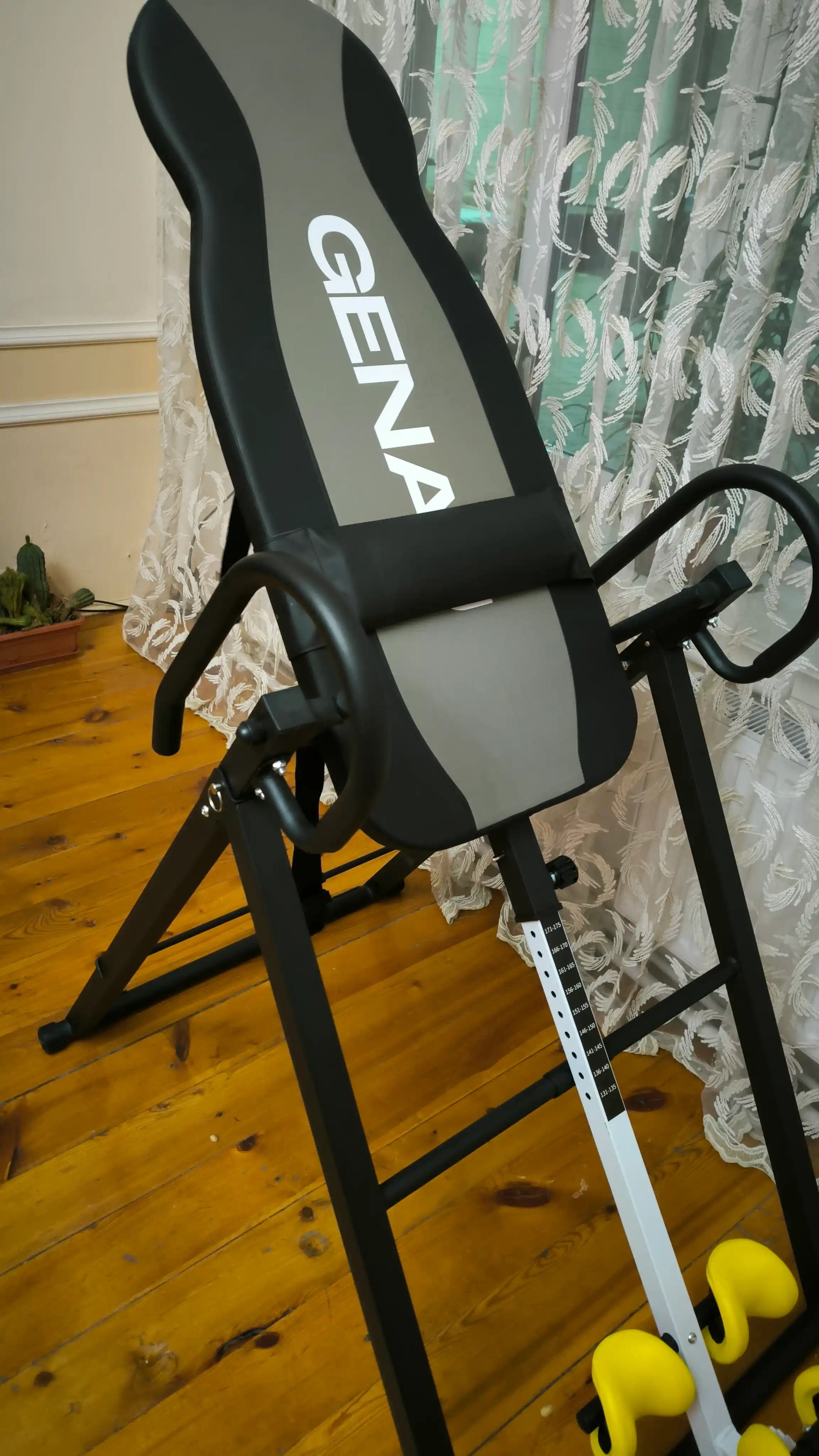 Inversion stol, Genau FitSpine EA-350, qora, bel og‘rig‘iga qarshi, 136 kg gacha *IT1-01A