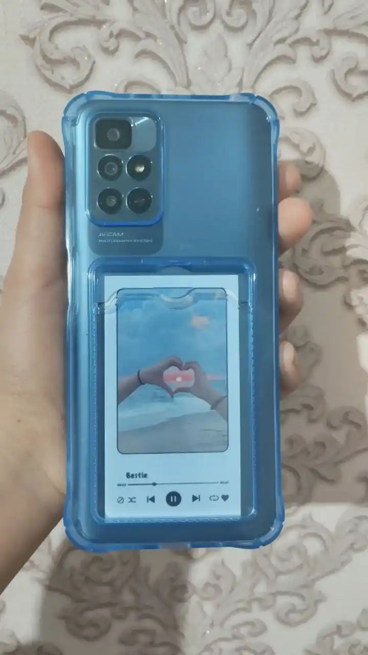 Do'stlar, dugonalar uchun kartalar, mini posterlar, telefoningiz uchun stikerlar