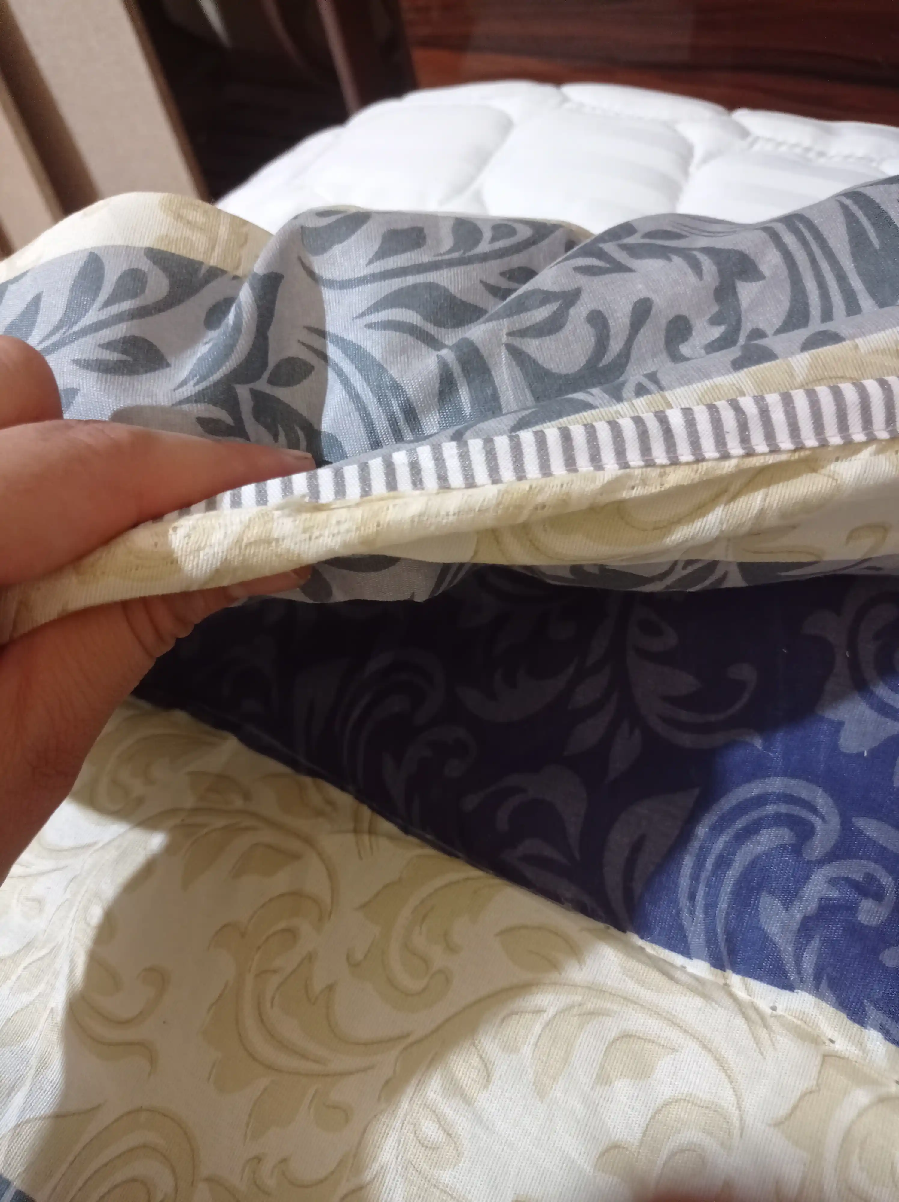 Bambuk adyol, yozgi, barcha mavsumlar uchun, xollofayber, bir va ikki kishilik choyshab