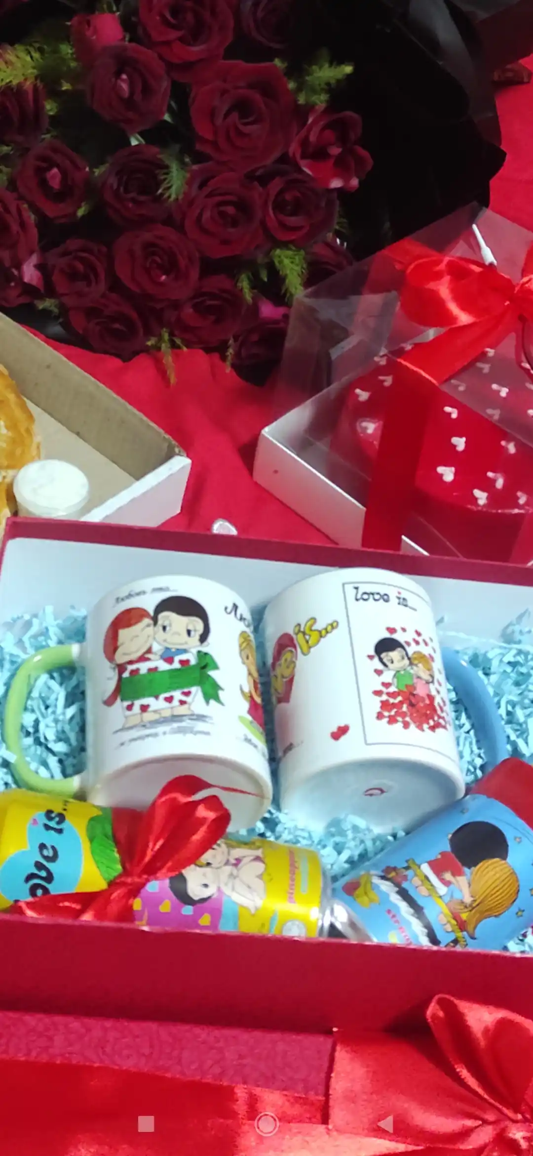 Sevishganlar uchun sovg'a krujkalari "Love is", 330 ml
