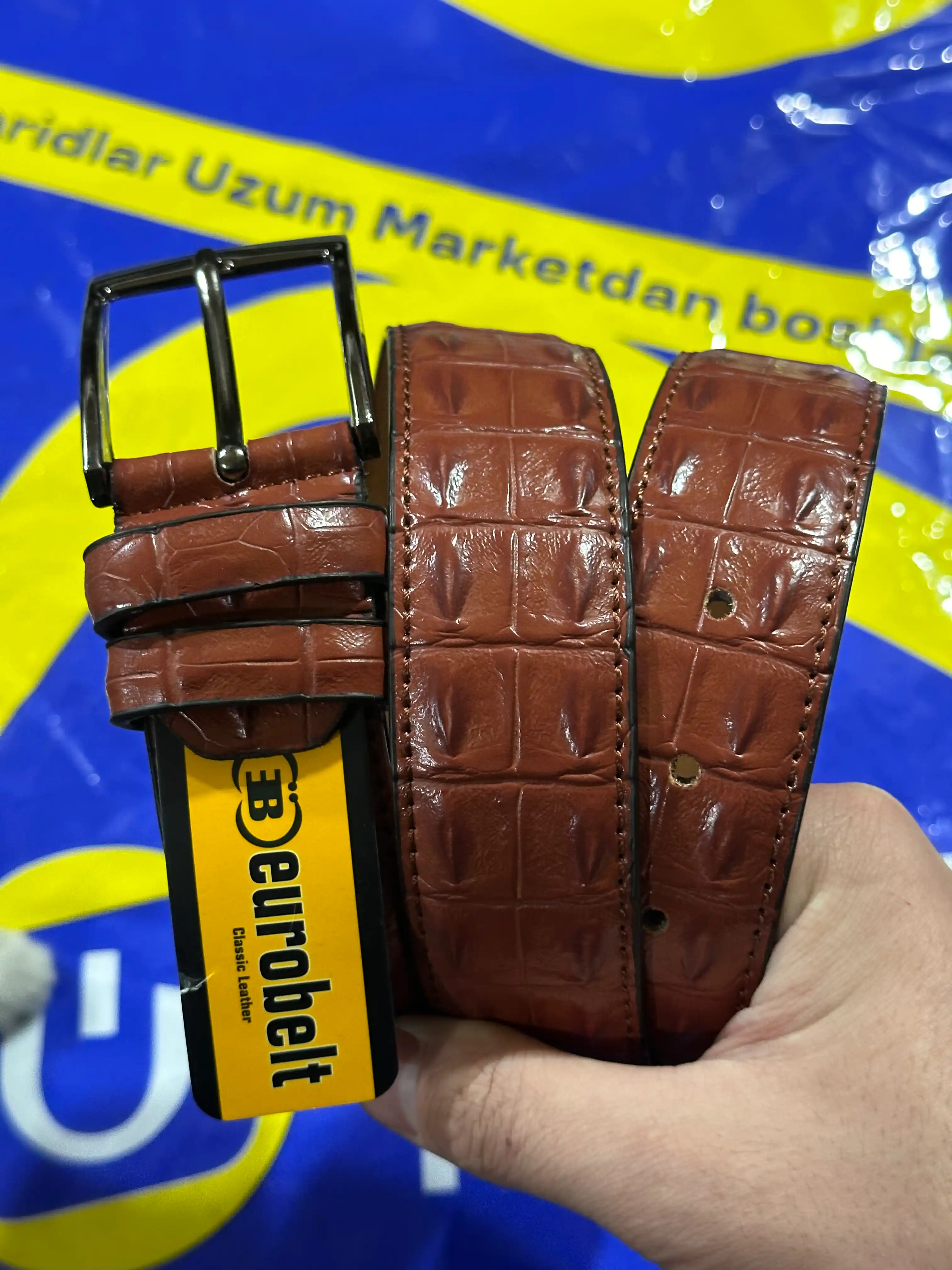 Erkaklar uchun kamar Livardi – universal, mustahkam, kundalik va klassik uslub