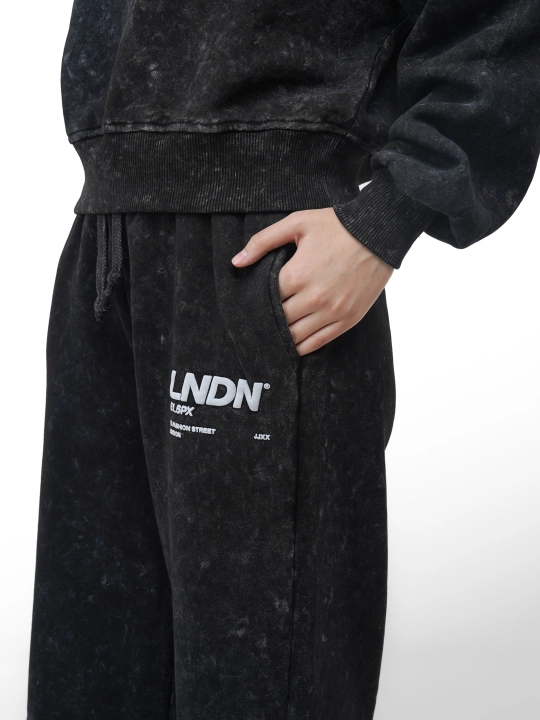 Ayollar uchun sport kostyumi, issiq