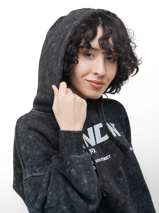 Ayollar uchun sport kostyumi, issiq