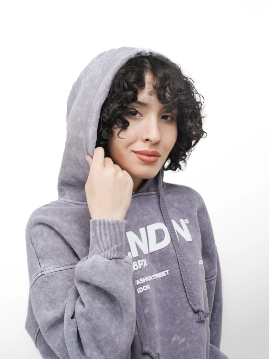 Ayollar uchun sport kostyumi, issiq