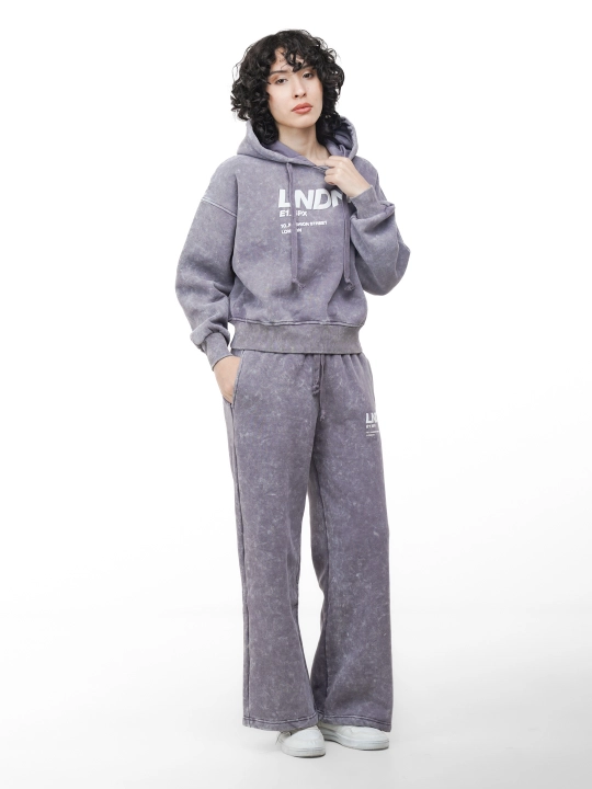 Ayollar uchun sport kostyumi, issiq