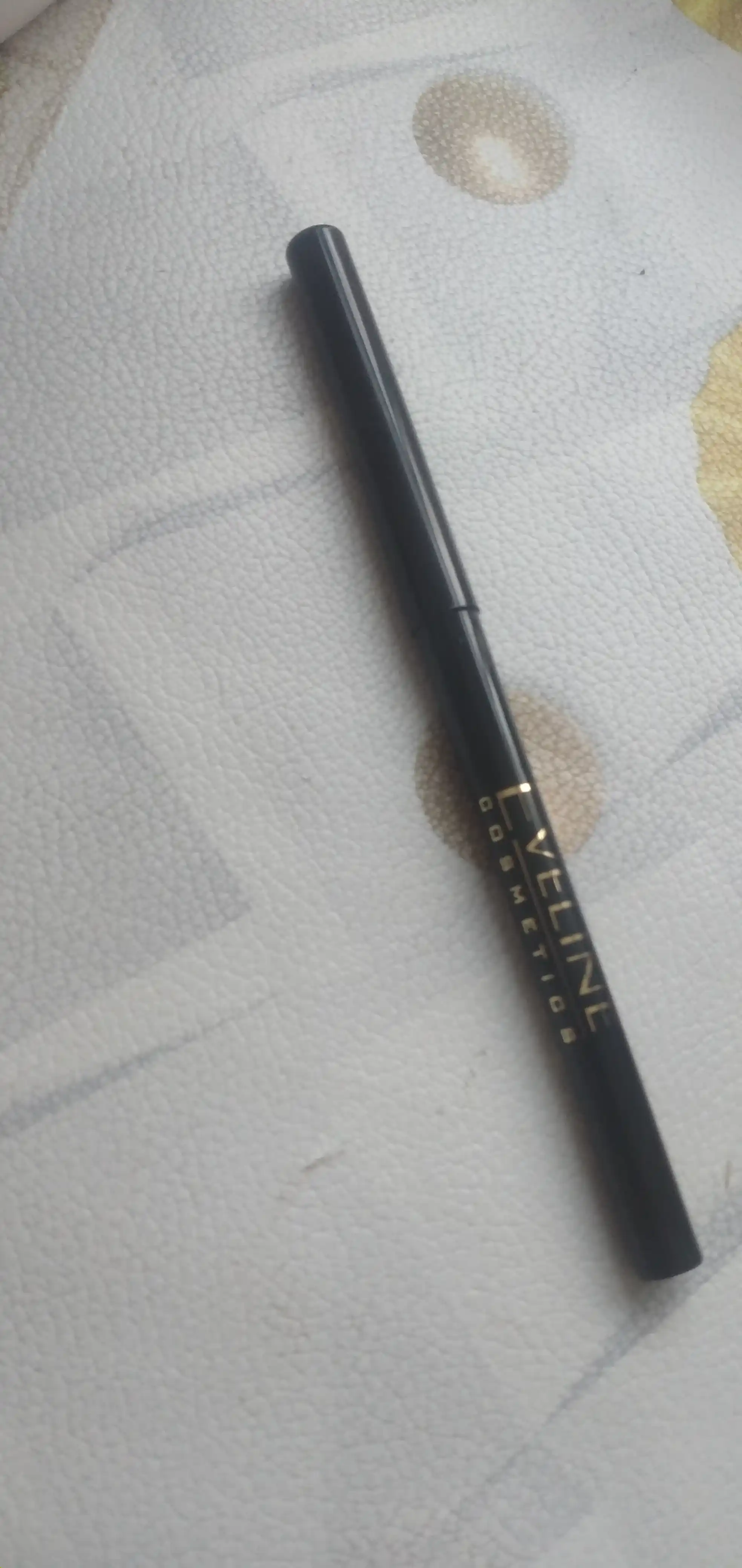 Ko'z uchun qalam Eveline Cosmetics Mega Max Kajal, qora