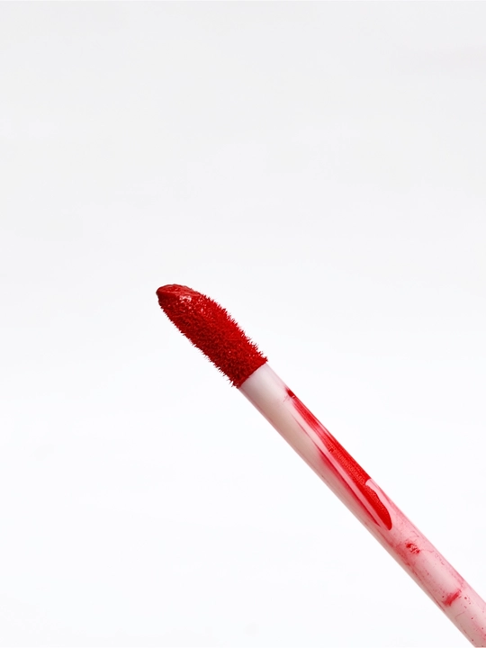 Suyuq mat lab bo‘yog‘i, soyali, ipakdek mat farg‘onasi bilan Matte Lip Gloss