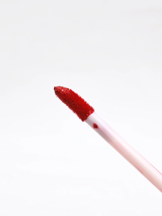 Suyuq mat lab bo‘yog‘i, soyali, ipakdek mat farg‘onasi bilan Matte Lip Gloss