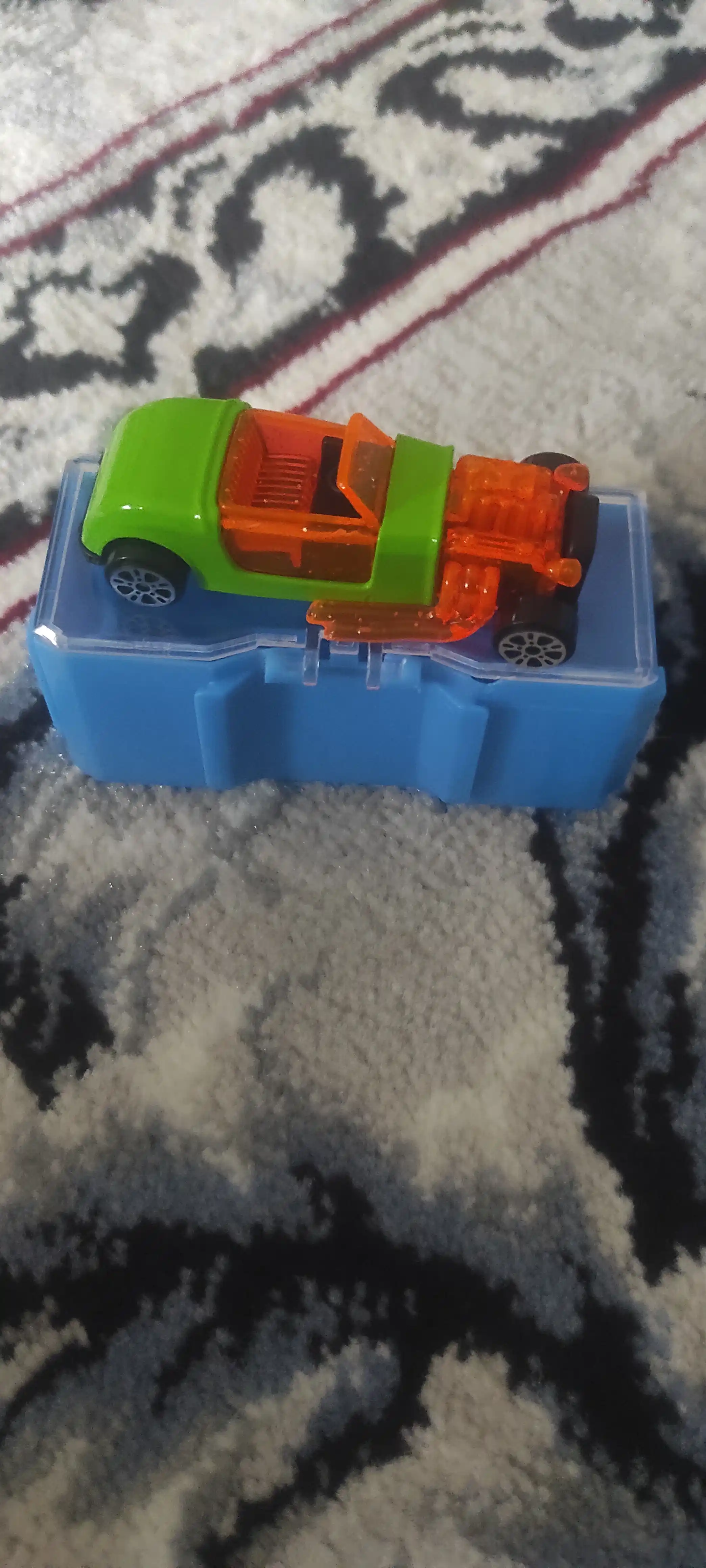 Metall mashinalar Hot Wheels stilida, to'plami 8 dona, konteynerlardan konstruktor