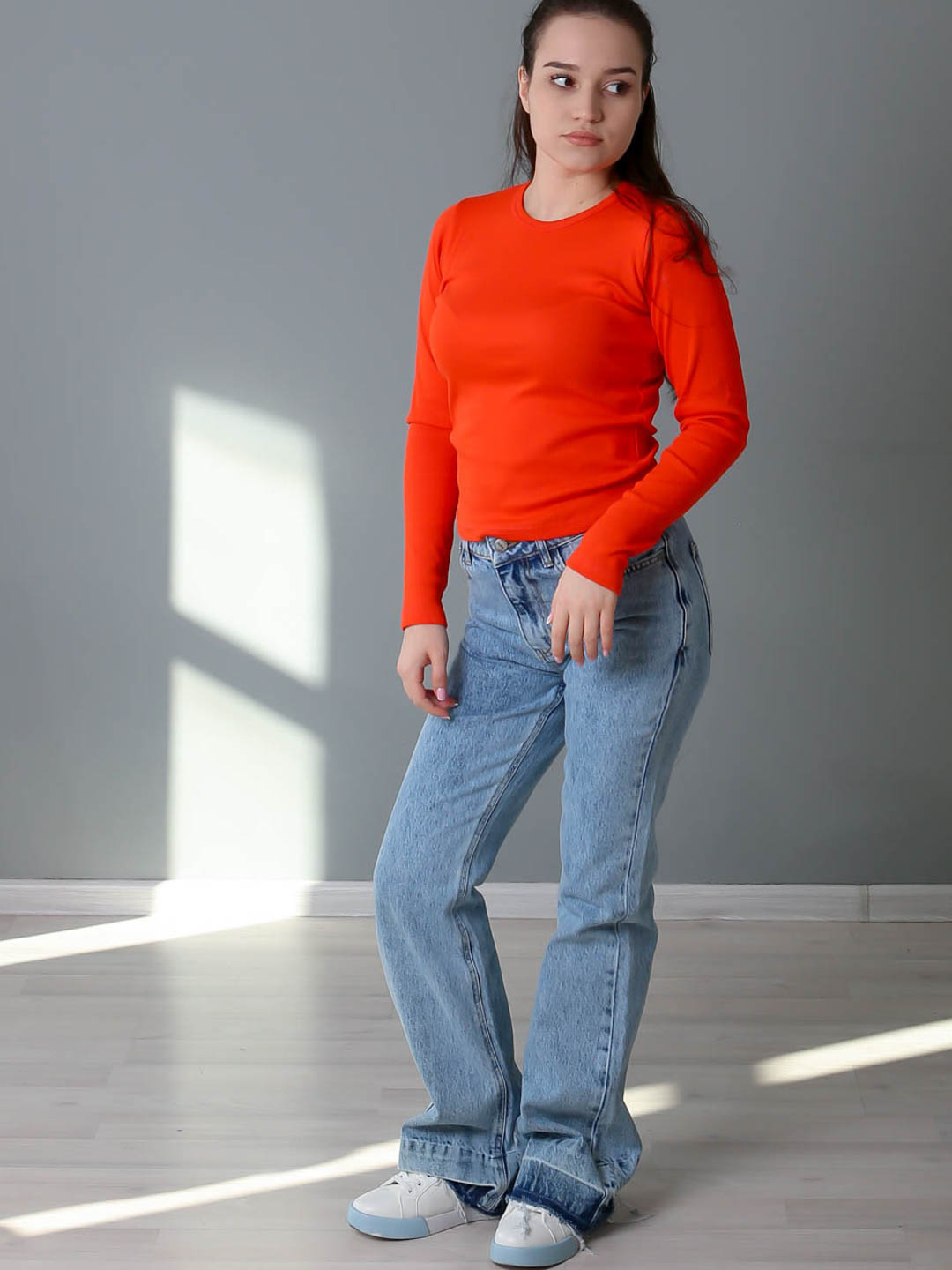 Лонгслив в рубчик с круглым вырезом, slim fit, 92% хлопок, яркие цвета, размеры S/M/L