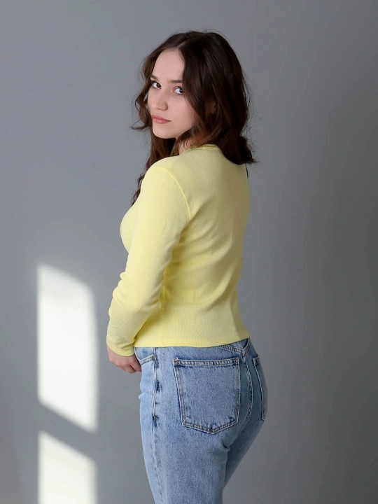 Лонгслив в рубчик с круглым вырезом, slim fit, 92% хлопок, яркие цвета, размеры S/M/L