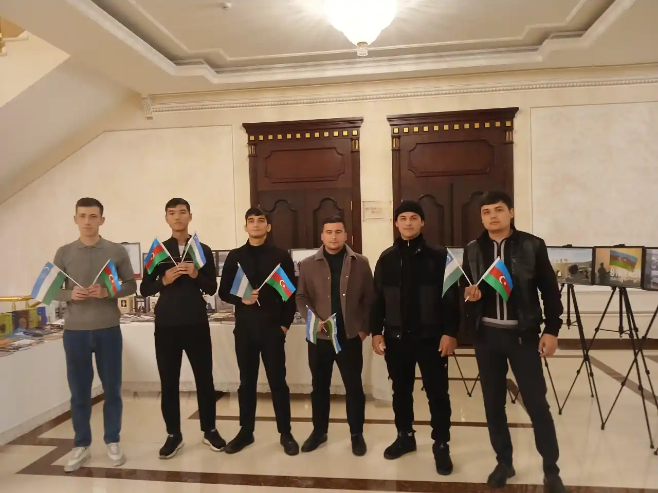 Шапка бини докер демисезонная укороченная с отворотом