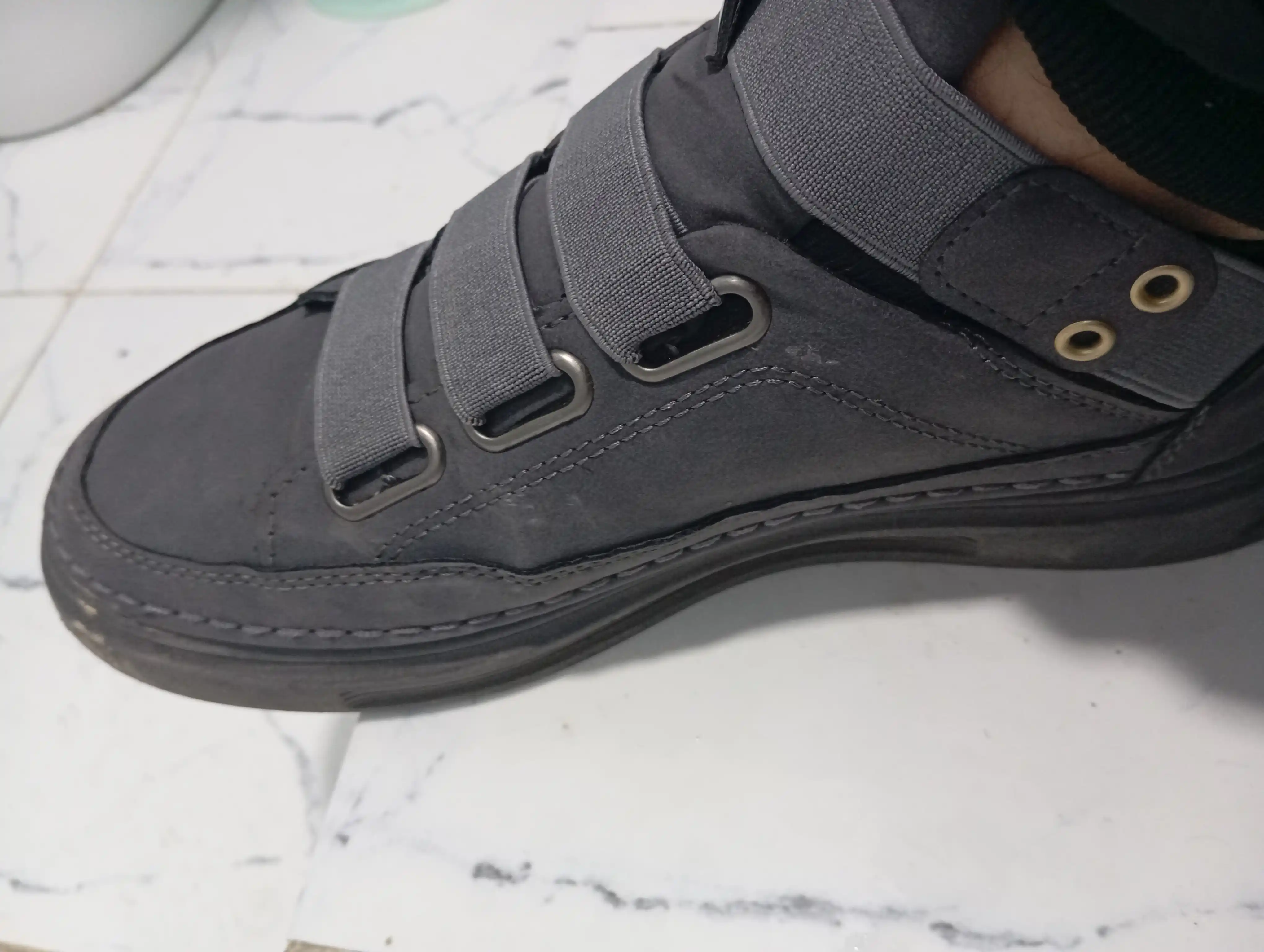 Erkaklar krossovkasi, kuz, 39-44