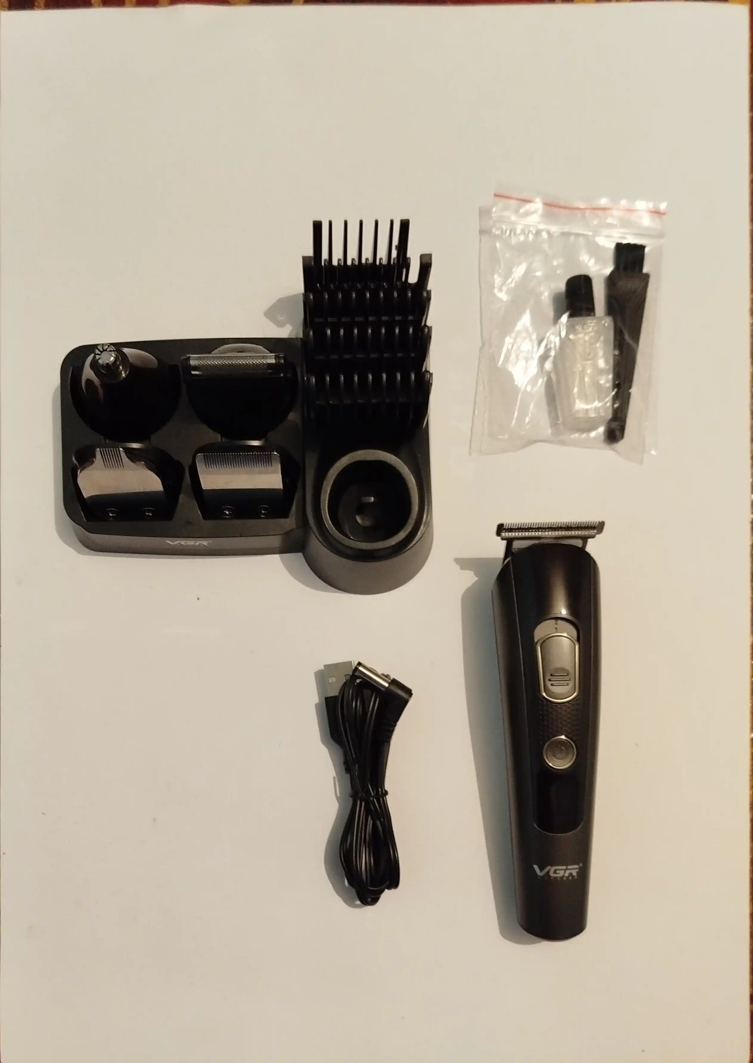 Soch olish mashinkasi VGR V-175 5 in 1, soqol, burun va quloq uchun trimmer
