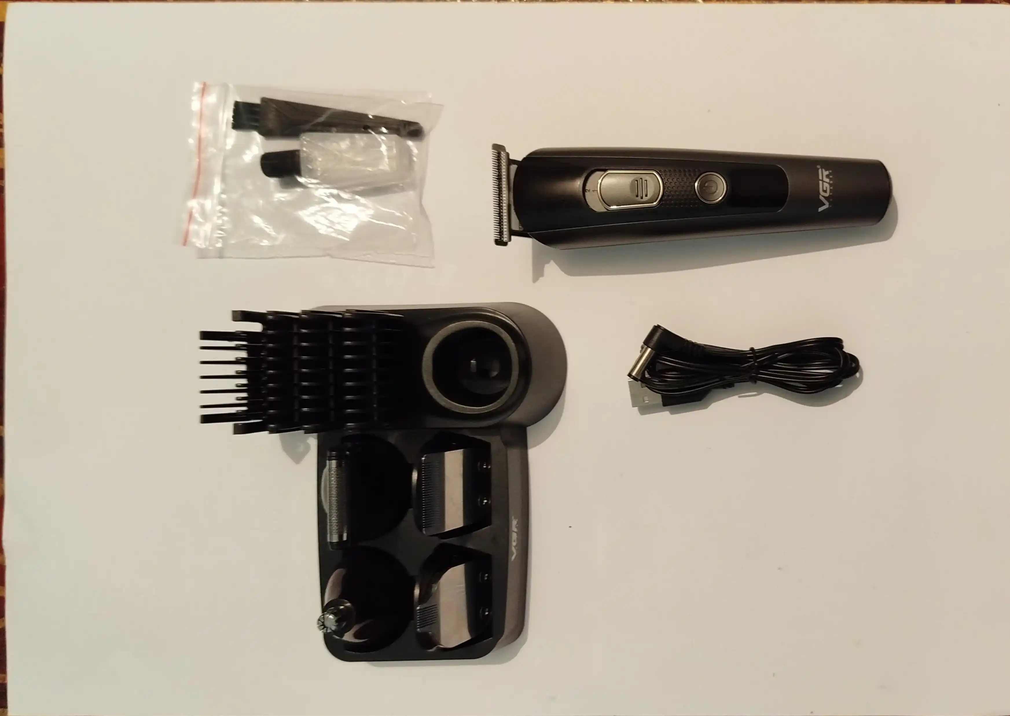 Soch olish mashinkasi VGR V-175 5 in 1, soqol, burun va quloq uchun trimmer