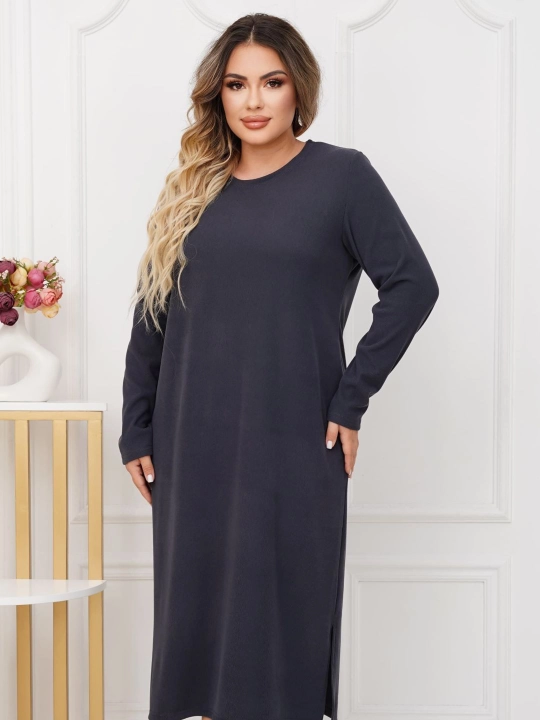 Katta o'lchamdagi asosiy ayollar kiyimi 50-60, kuz-qish-bahor