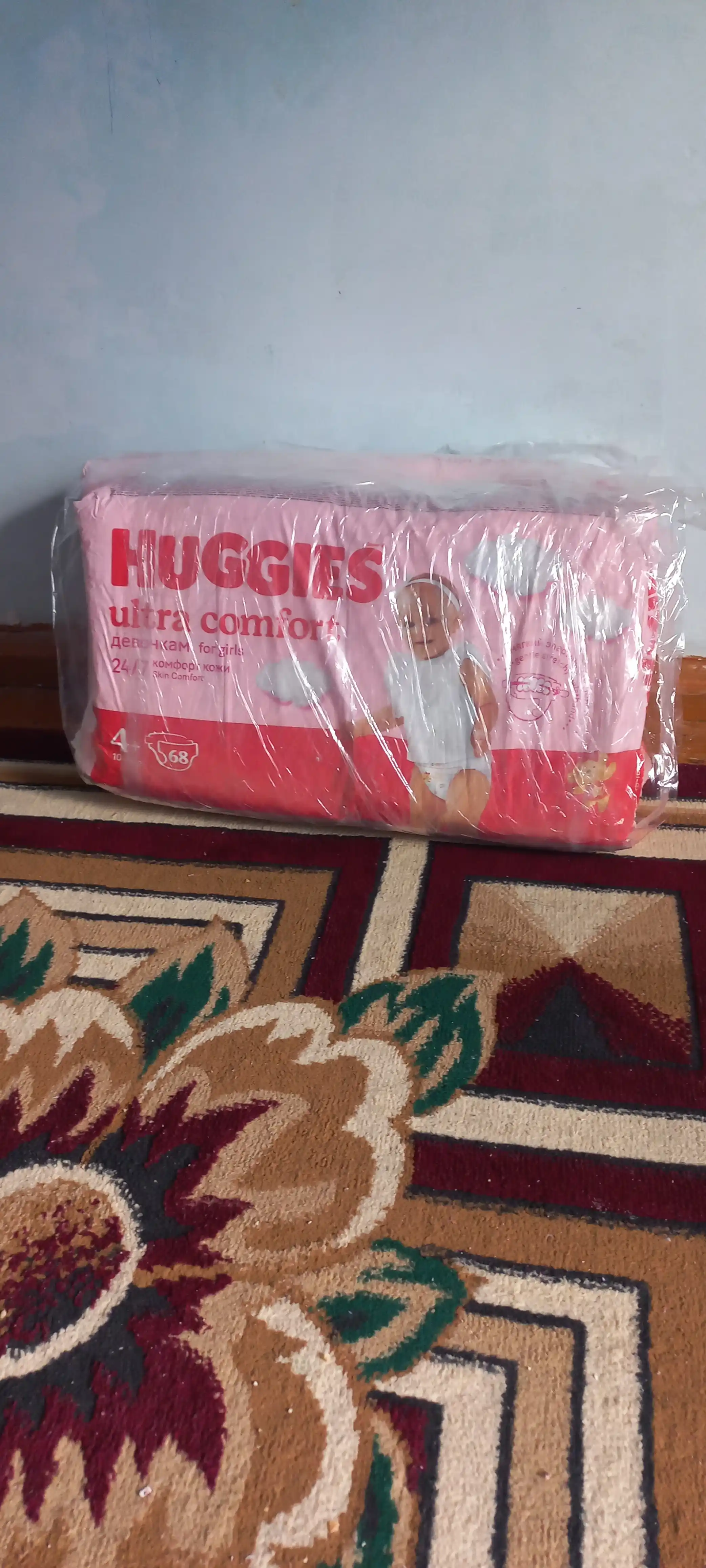Tagliklar Huggies Ultra Comfort, qizlar uchun 10-16 kg, 4+ o‘lcham, 68 dona