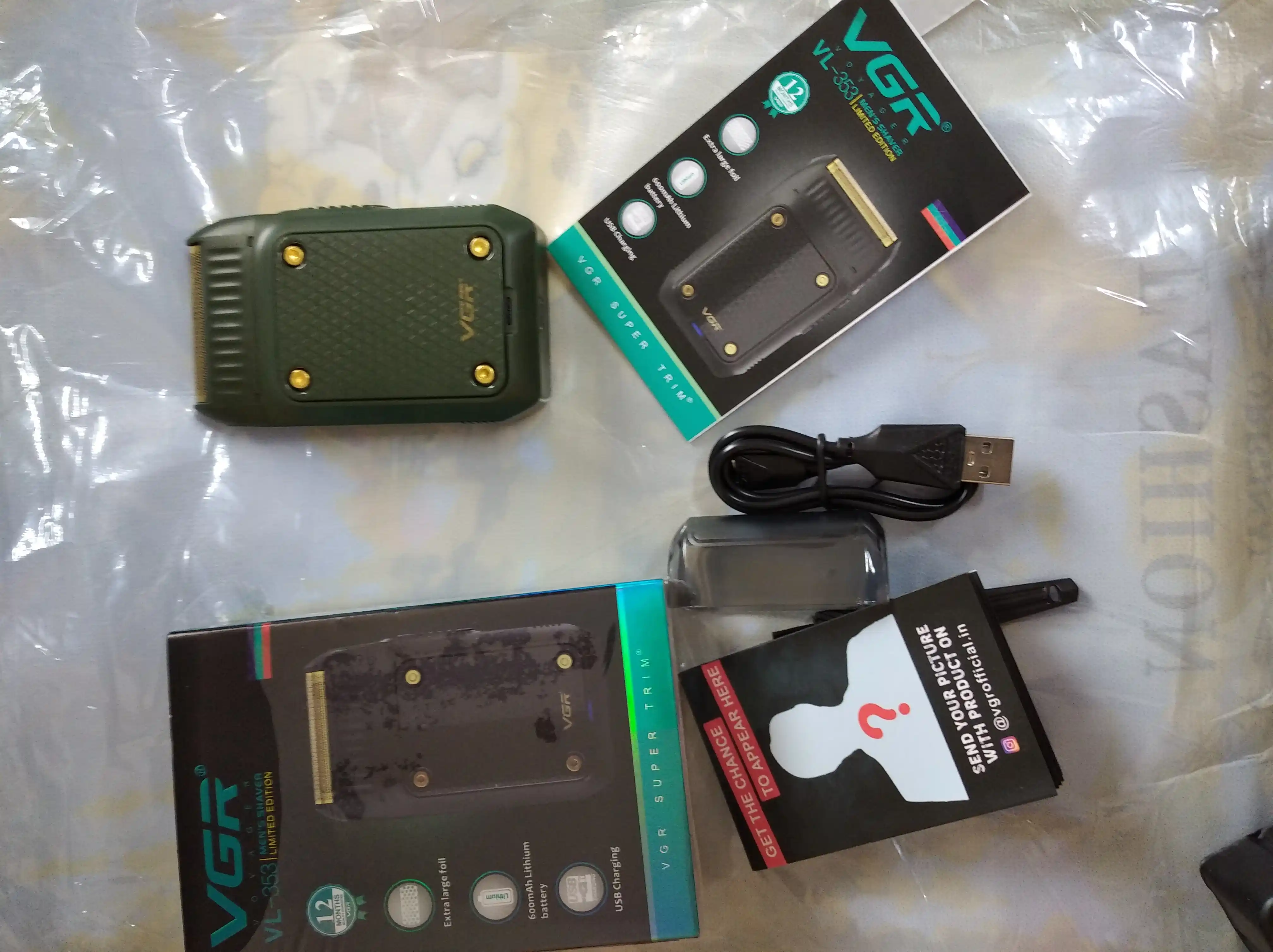 VGR V-353 elektr ustara, o‘rnatilgan trimmer bilan, simsiz portativ sheyver