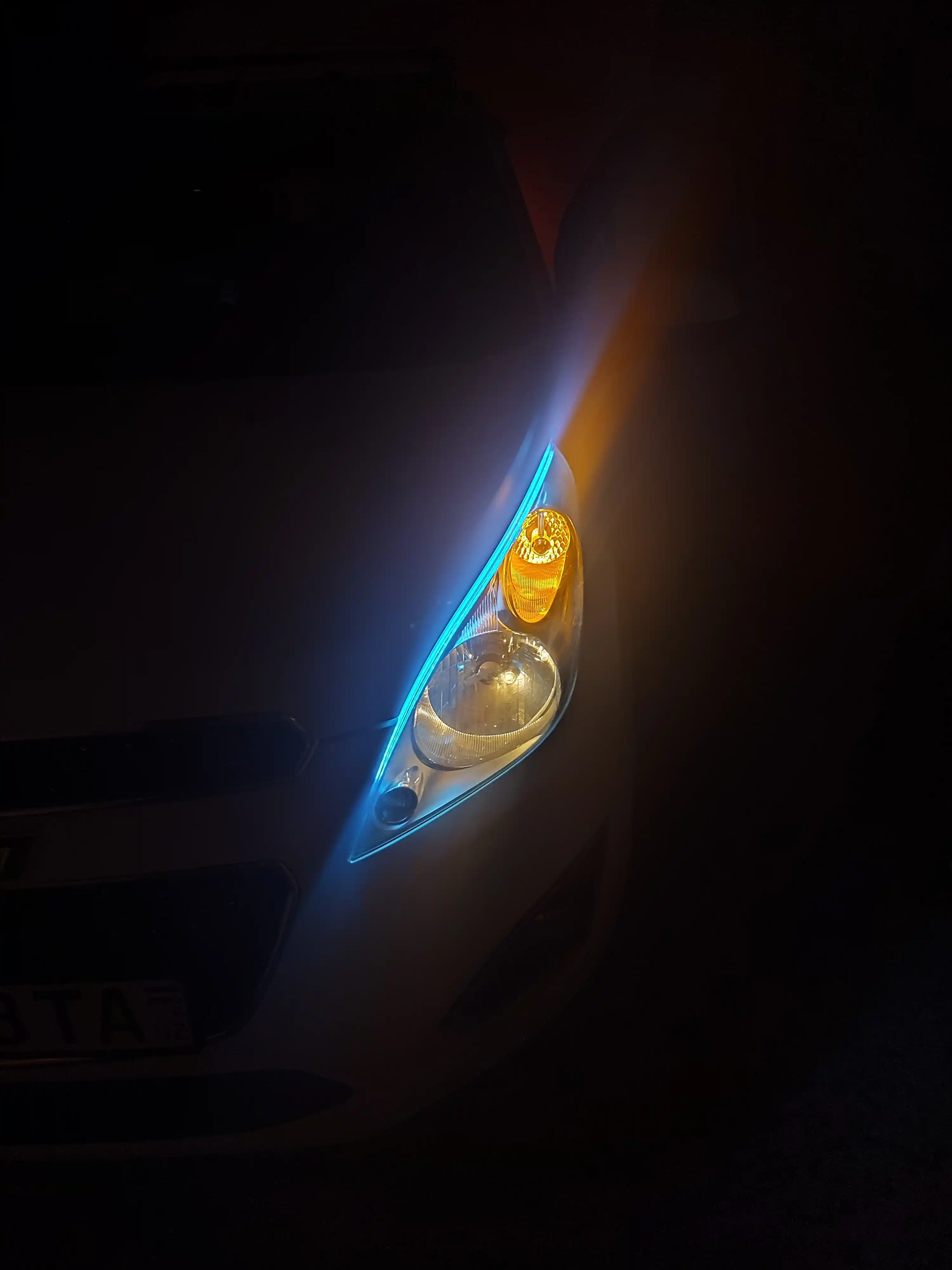 Avtomobil faralari uchun svetadiotli LED lenta, RGB, boshqaruv pulti bilan, 60 sm