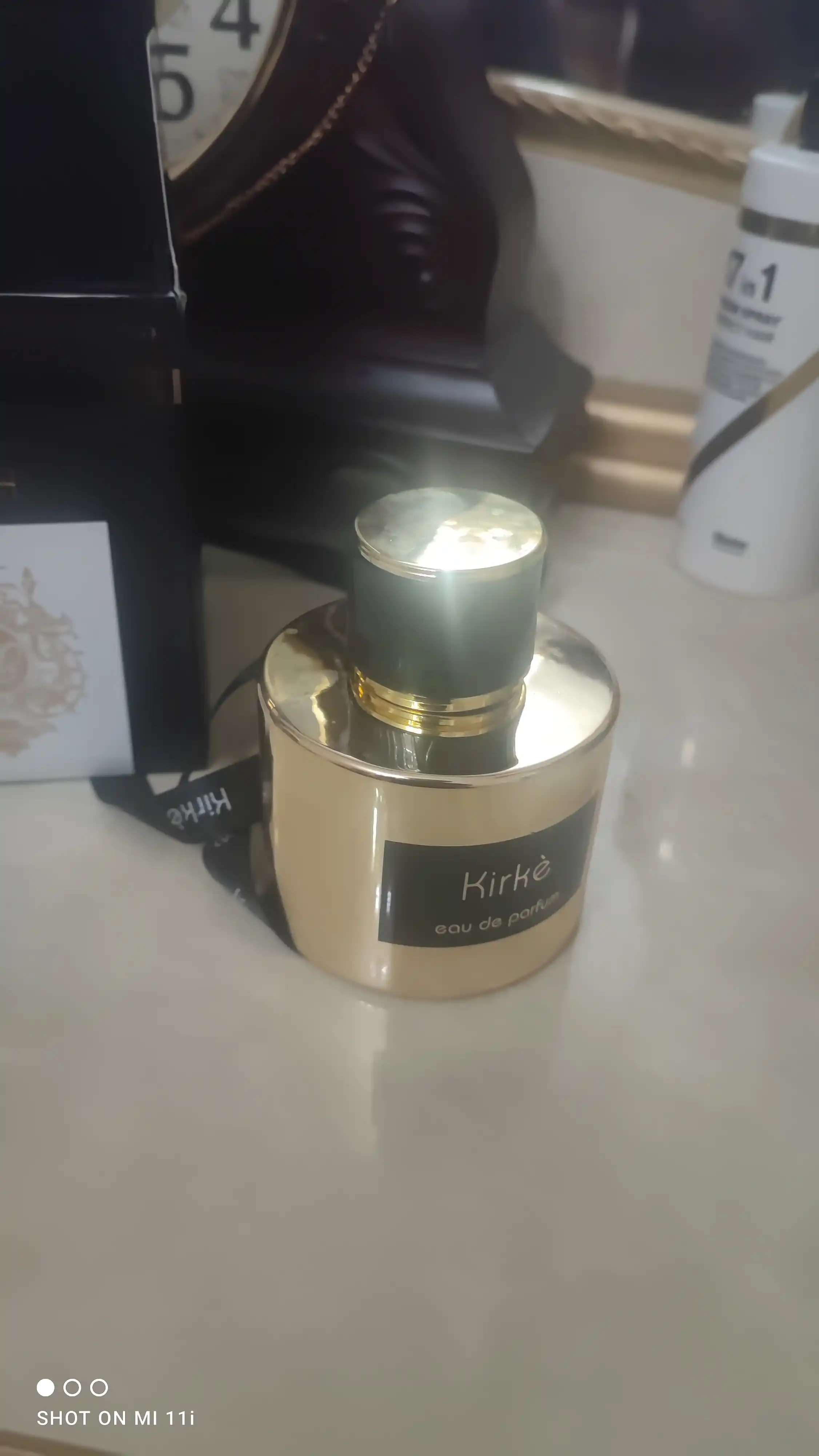 Parfyumlangan suv Fragnance World Kirke, KIRKA erkaklar va ayollar uchun, 100 ml, 50 ml, 30 ml, 20 ml 