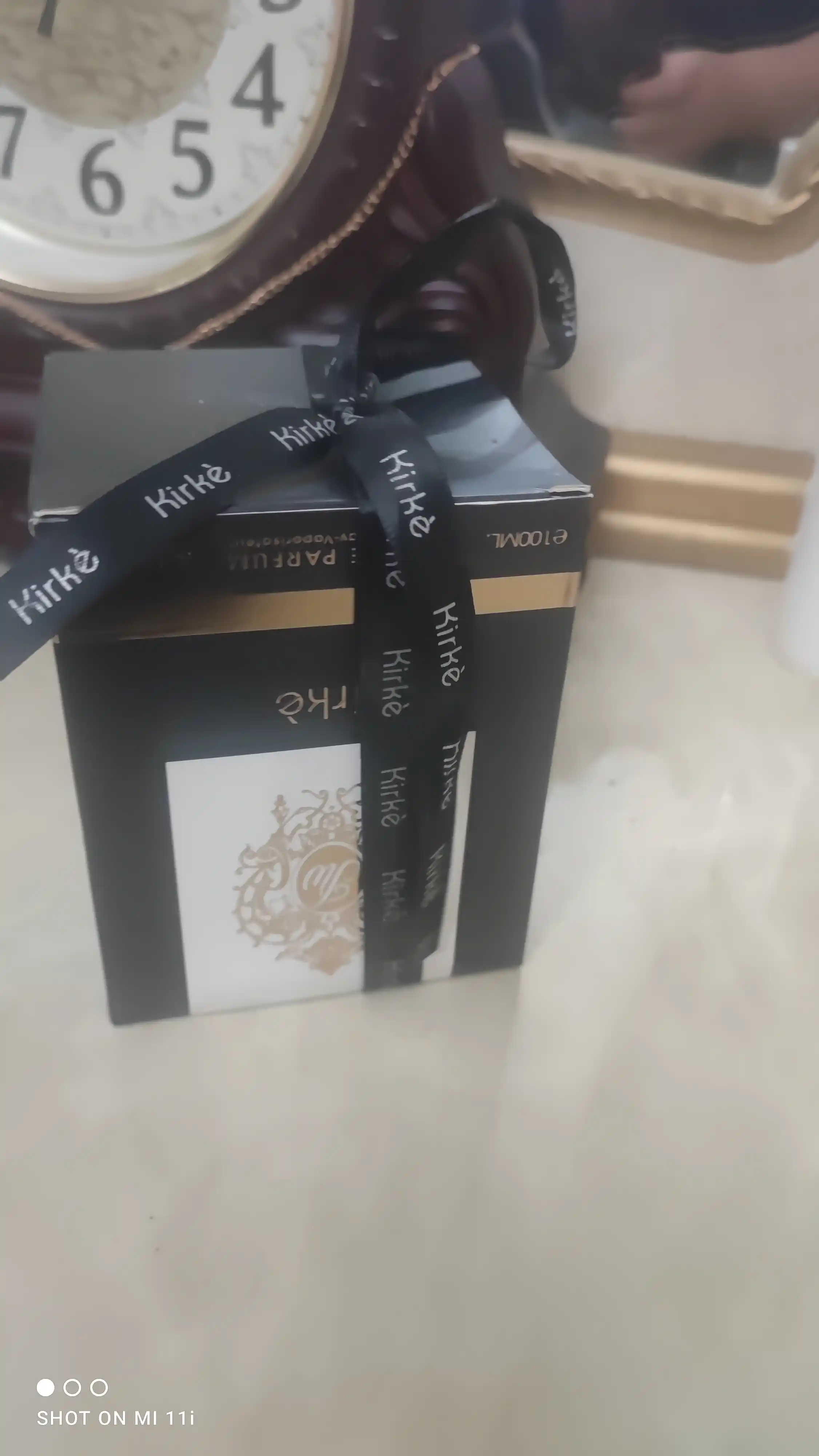 Parfyumlangan suv Fragnance World Kirke, KIRKA erkaklar va ayollar uchun, 100 ml, 50 ml, 30 ml, 20 ml 