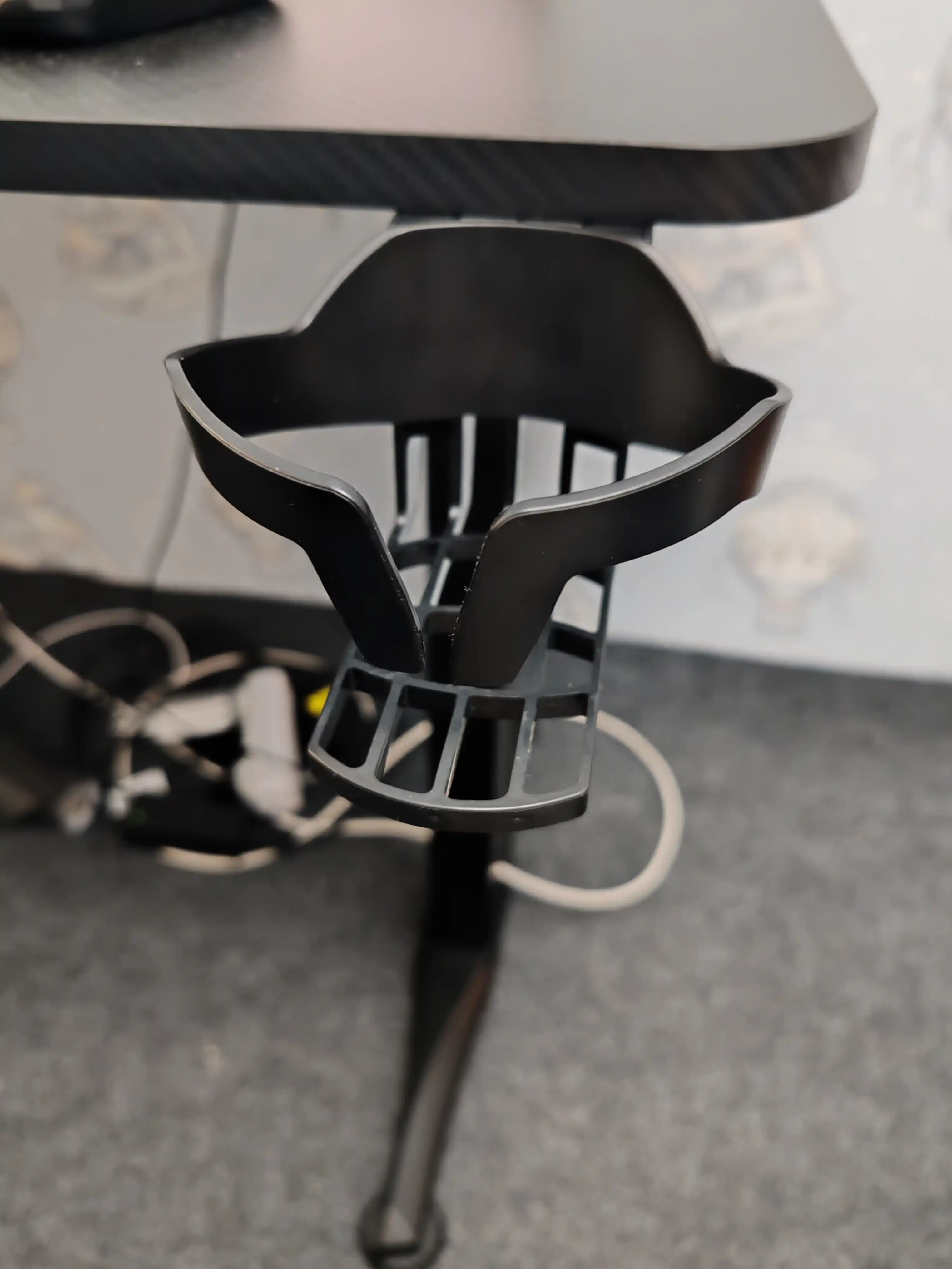 O'yin uchun elektrik, kompyuter stoli Gamemax D140-Carbon-EC