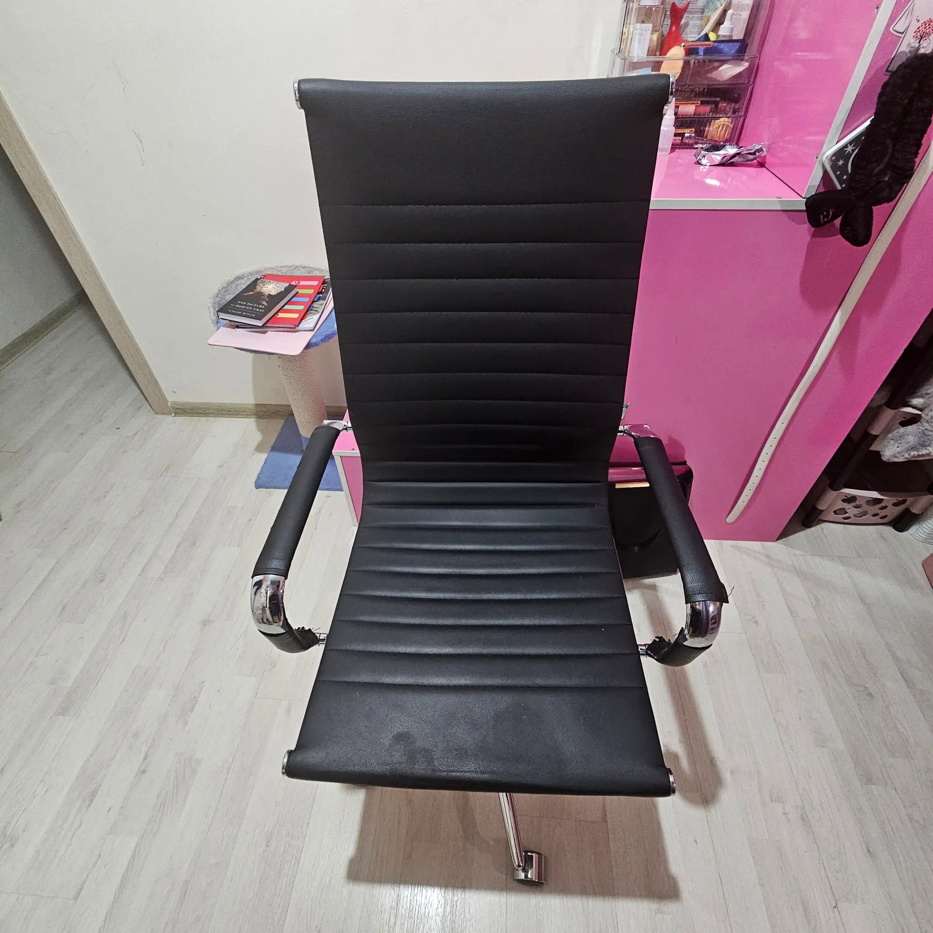 Ofis va o'yin uchun kreslo DELGADO, 120 kg, eko-charm