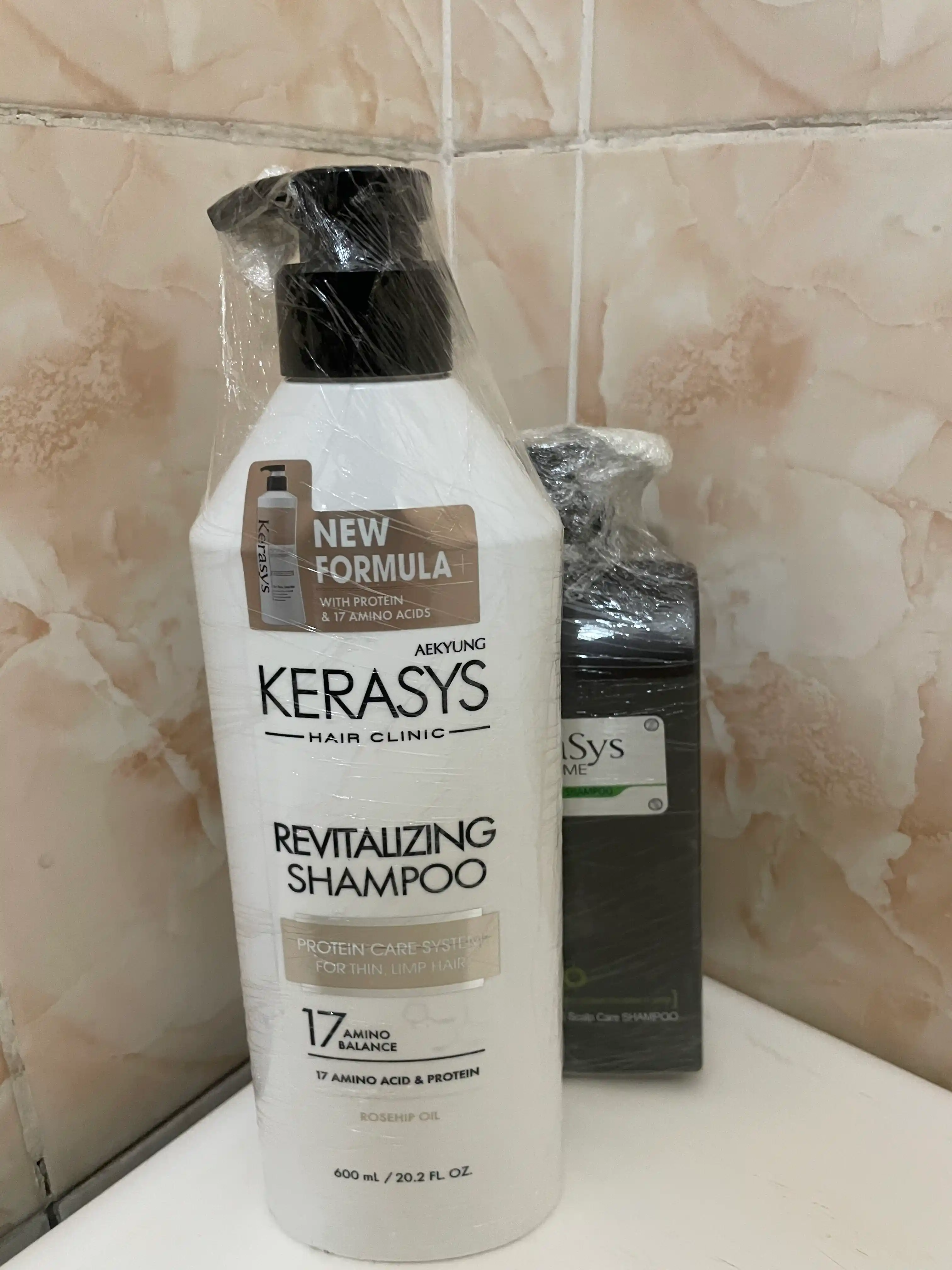 Shampun - Yog'li sochlar uchun, qayta tiklovchi Keratinli Kerasys Koreyski, 600 ml