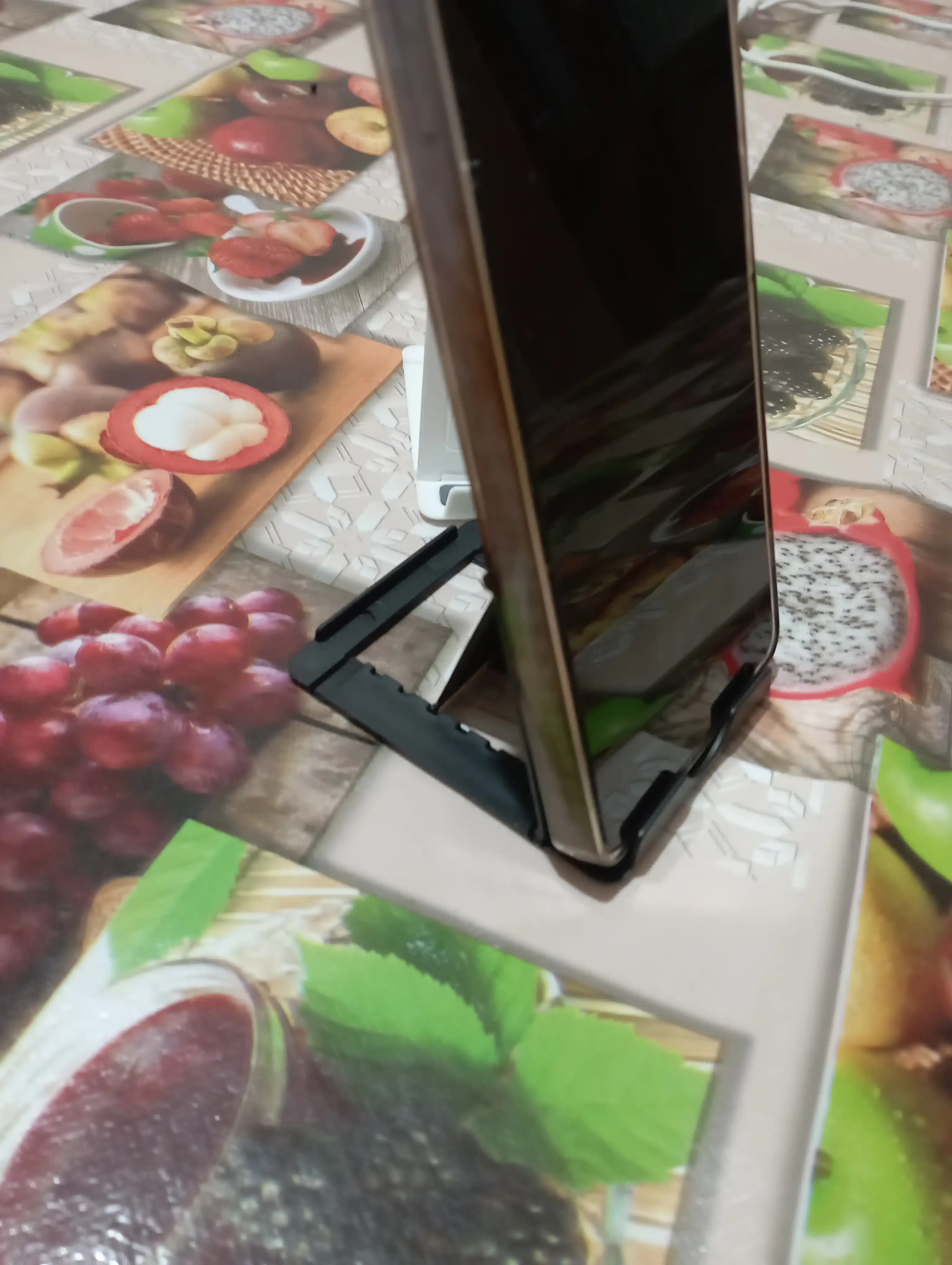 Подставка для телефонов, 7*8 см