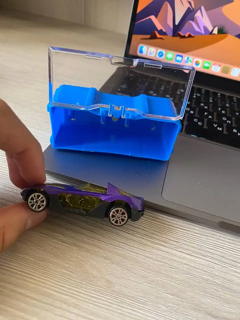 Metall mashinalar Hot Wheels stilida, to'plami 8 dona, konteynerlardan konstruktor