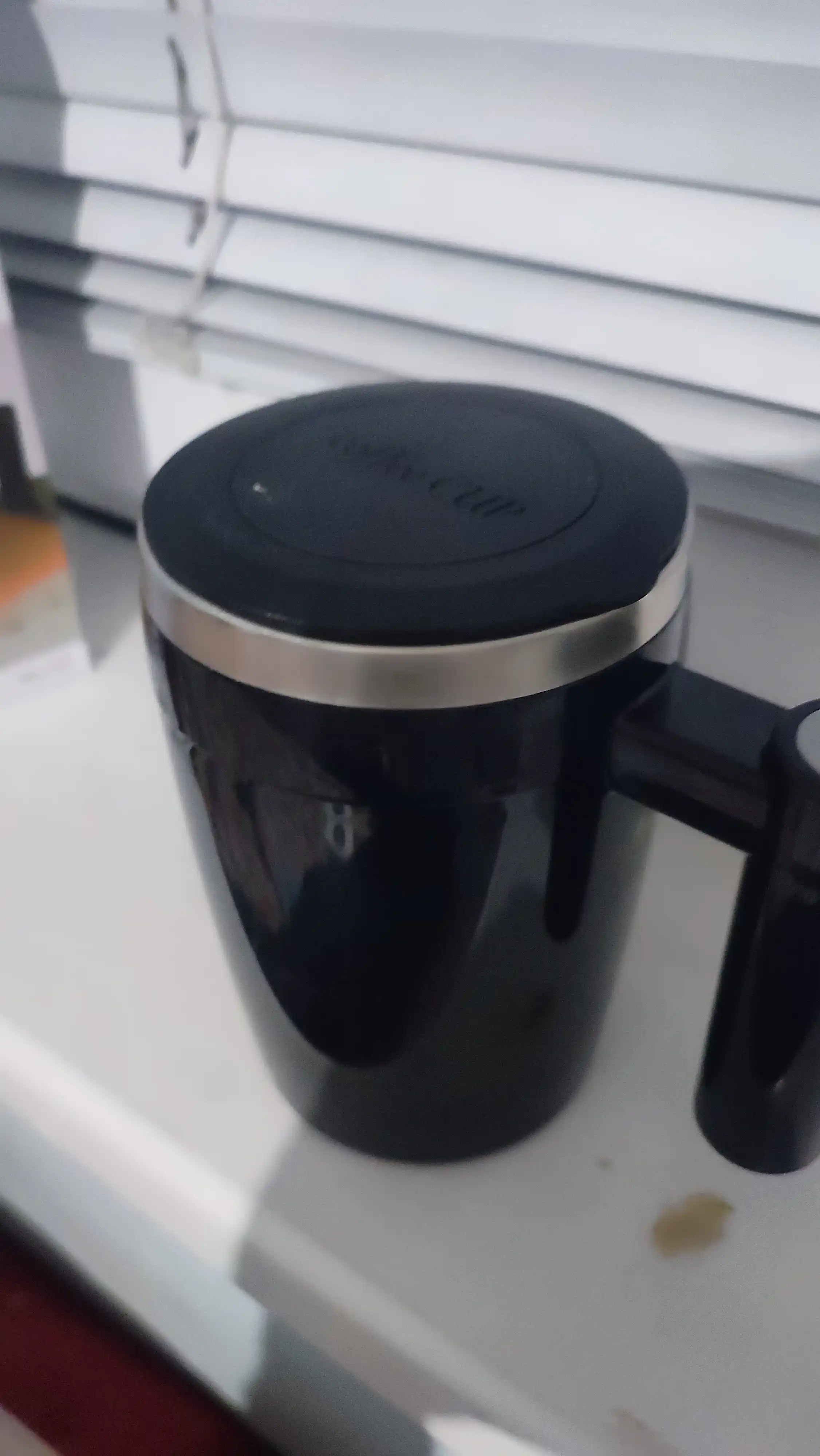 Avtomatik o'z-o'zini aralashtiradigan stakan, USB oshxona mikser bokal