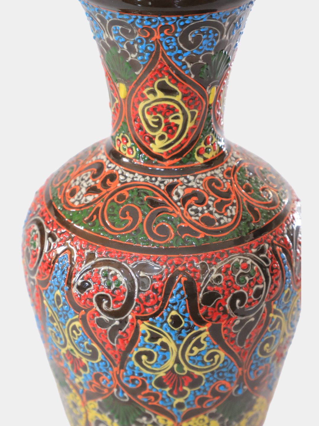 Gul naqshli guldon, qo'l mehnati