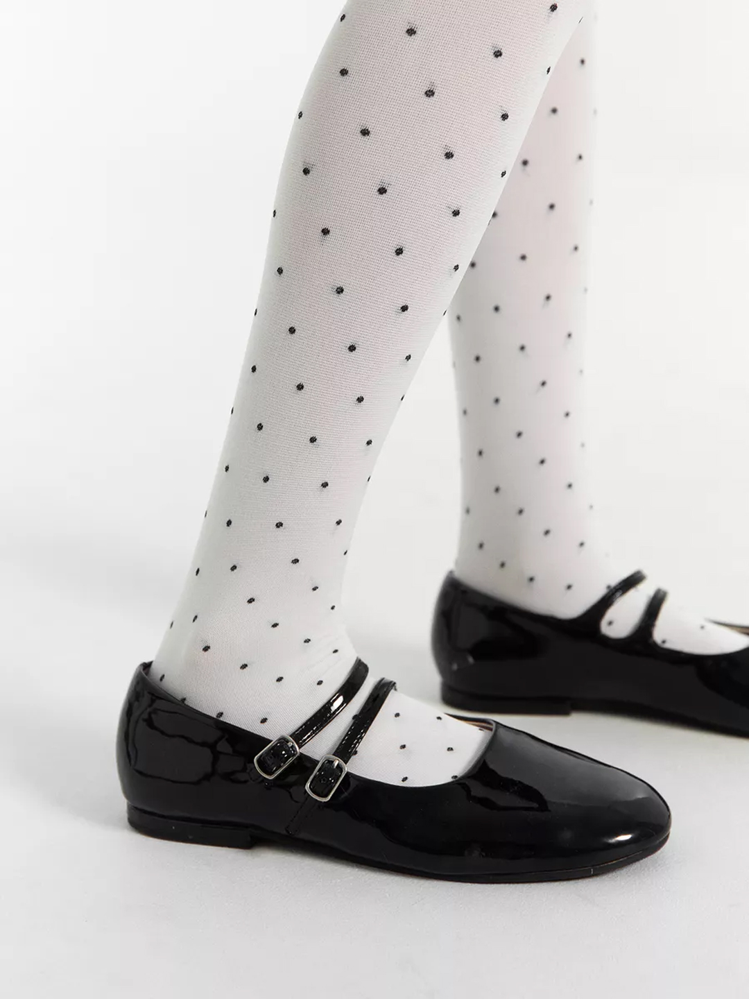 Pantyhose bolalar maktabga oqlangan