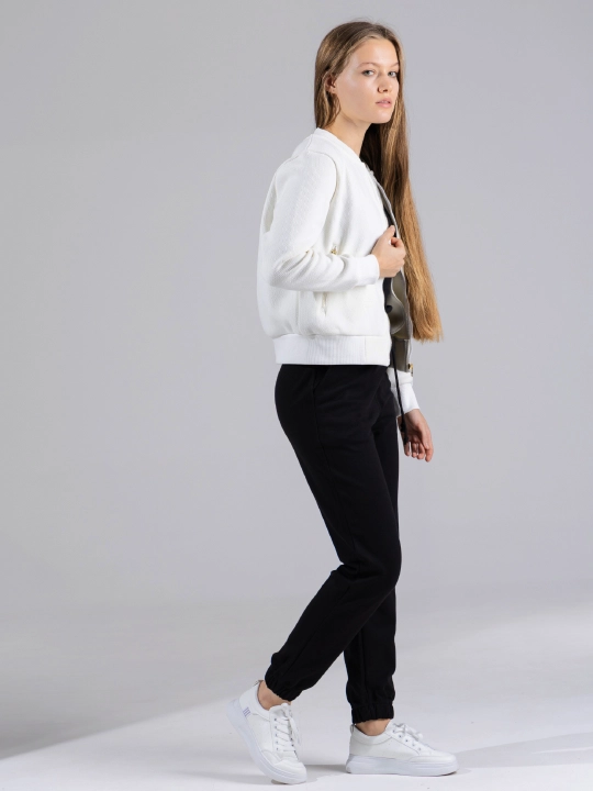 Bumbacel ayollar uchun bomber jaket va shimlar to‘plam