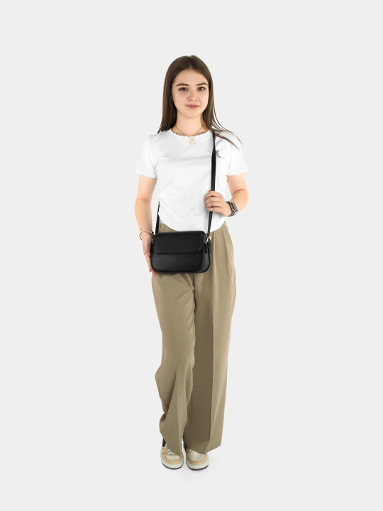 Ayollar sumkasi, qora charm, uzun tasma bilan, krossbody