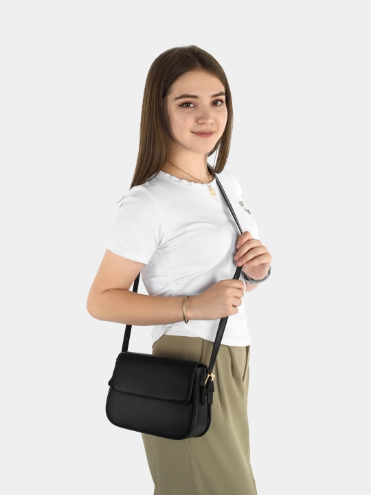 Ayollar sumkasi, qora charm, uzun tasma bilan, krossbody