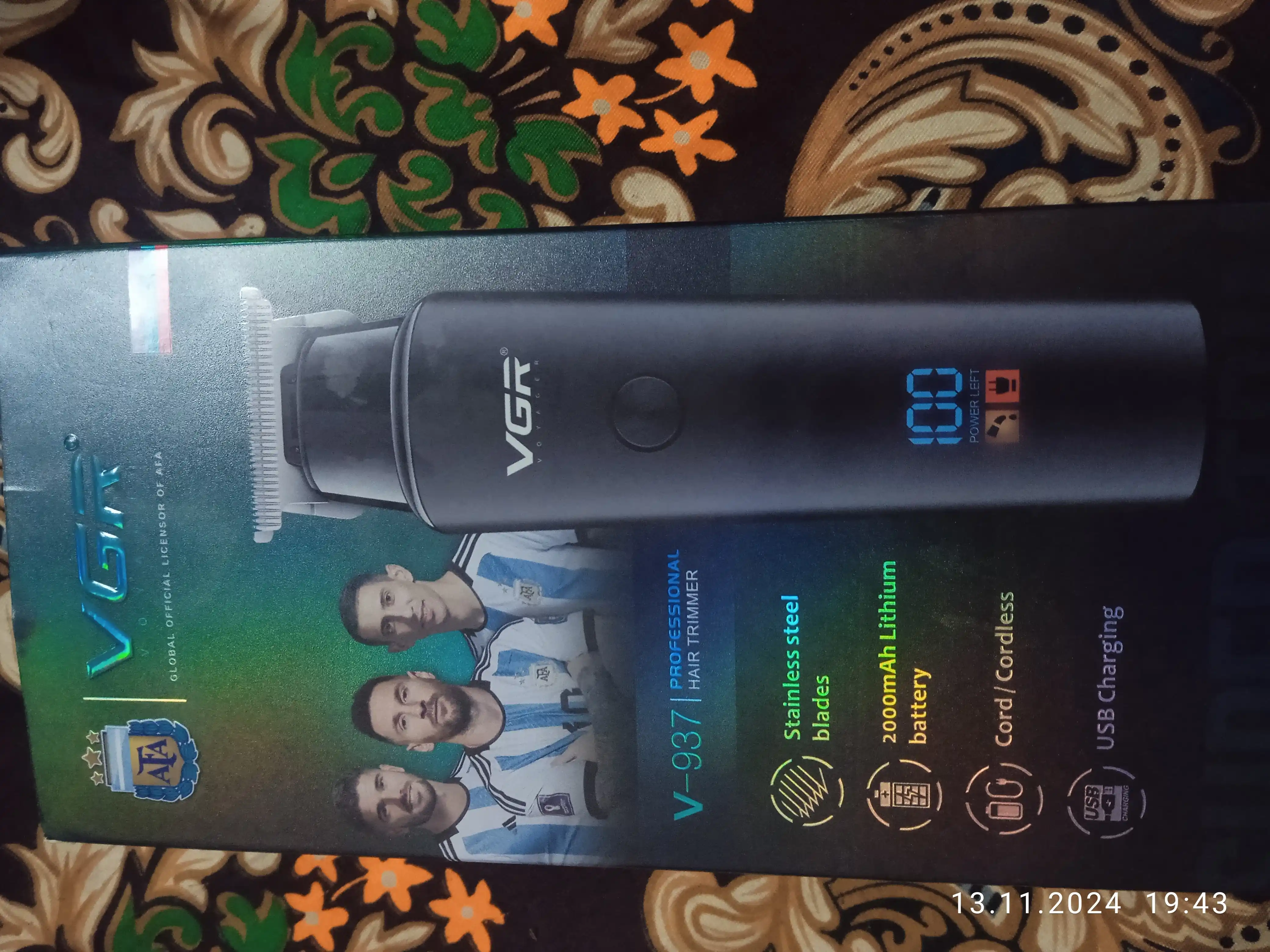 Professional simsiz soch va soqol olish kesish mashinkasi trimmer VGR V-937, LCD displeyli