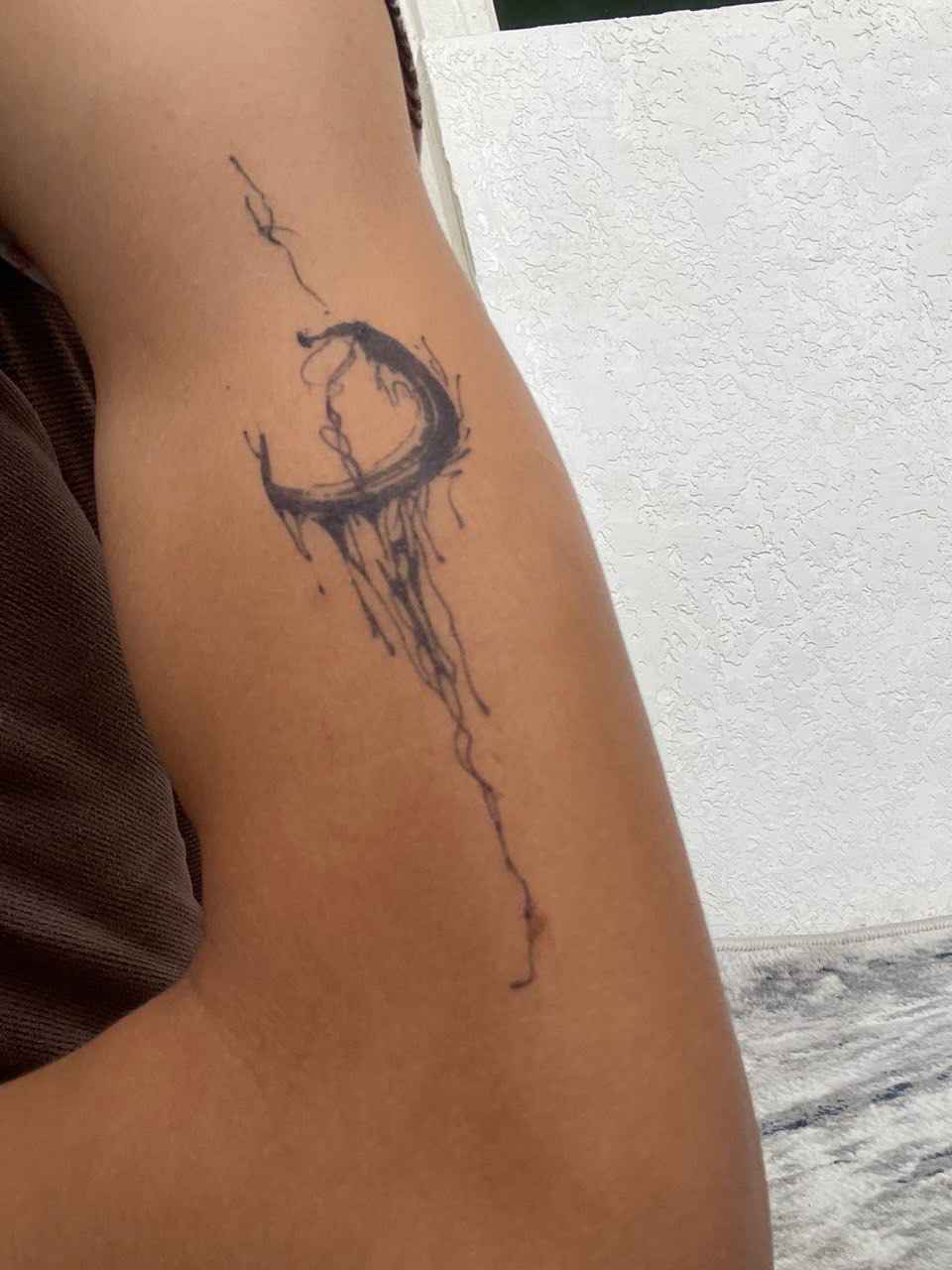 Kok sochli qiz bilan jinsiy aloqa Rus pornosida er va xotin suhbatlariga josuslik