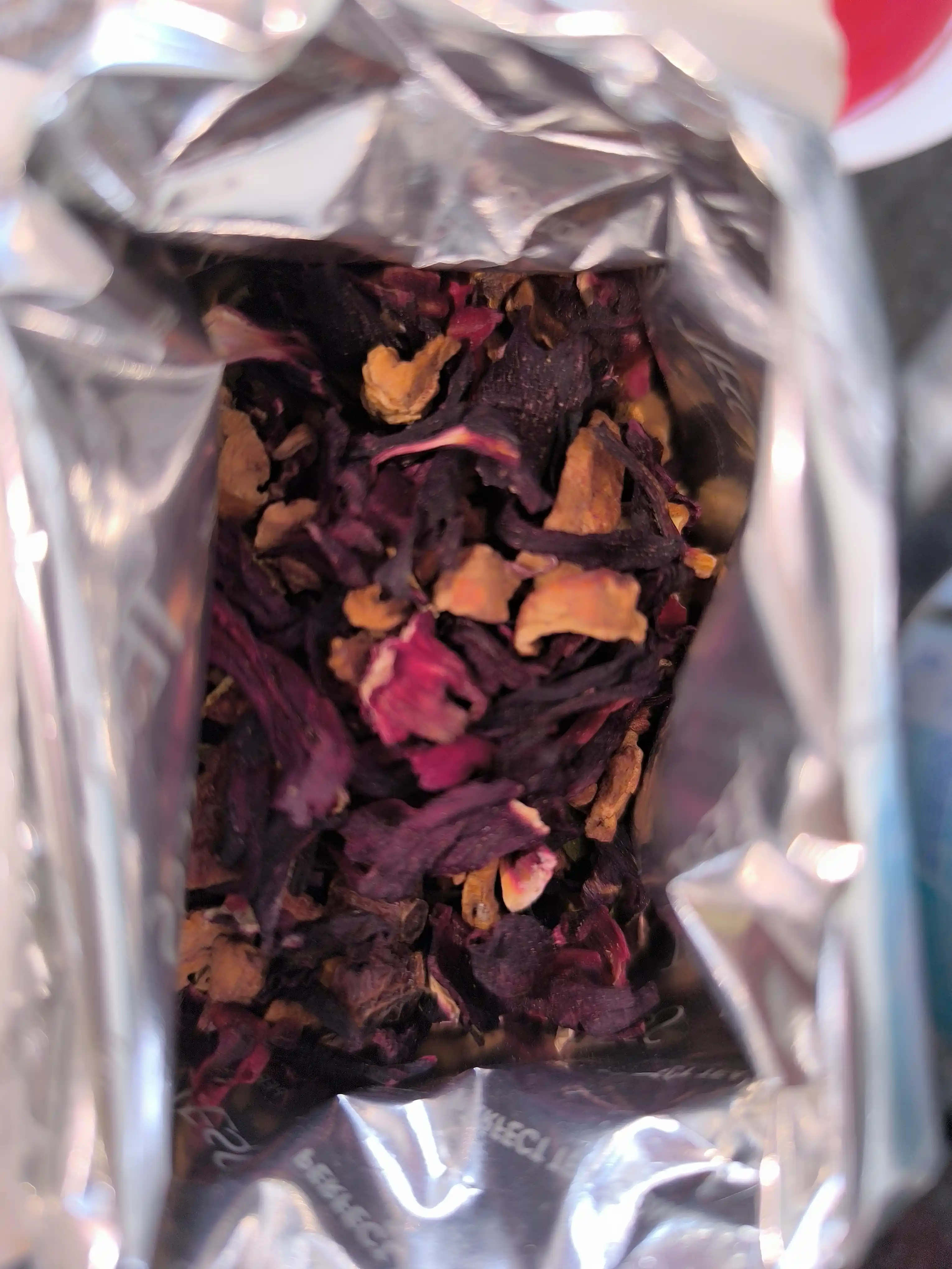 Чай красный Tess Flame, "Гибискус с ароматом земляники и с розовым перцем", 90 г