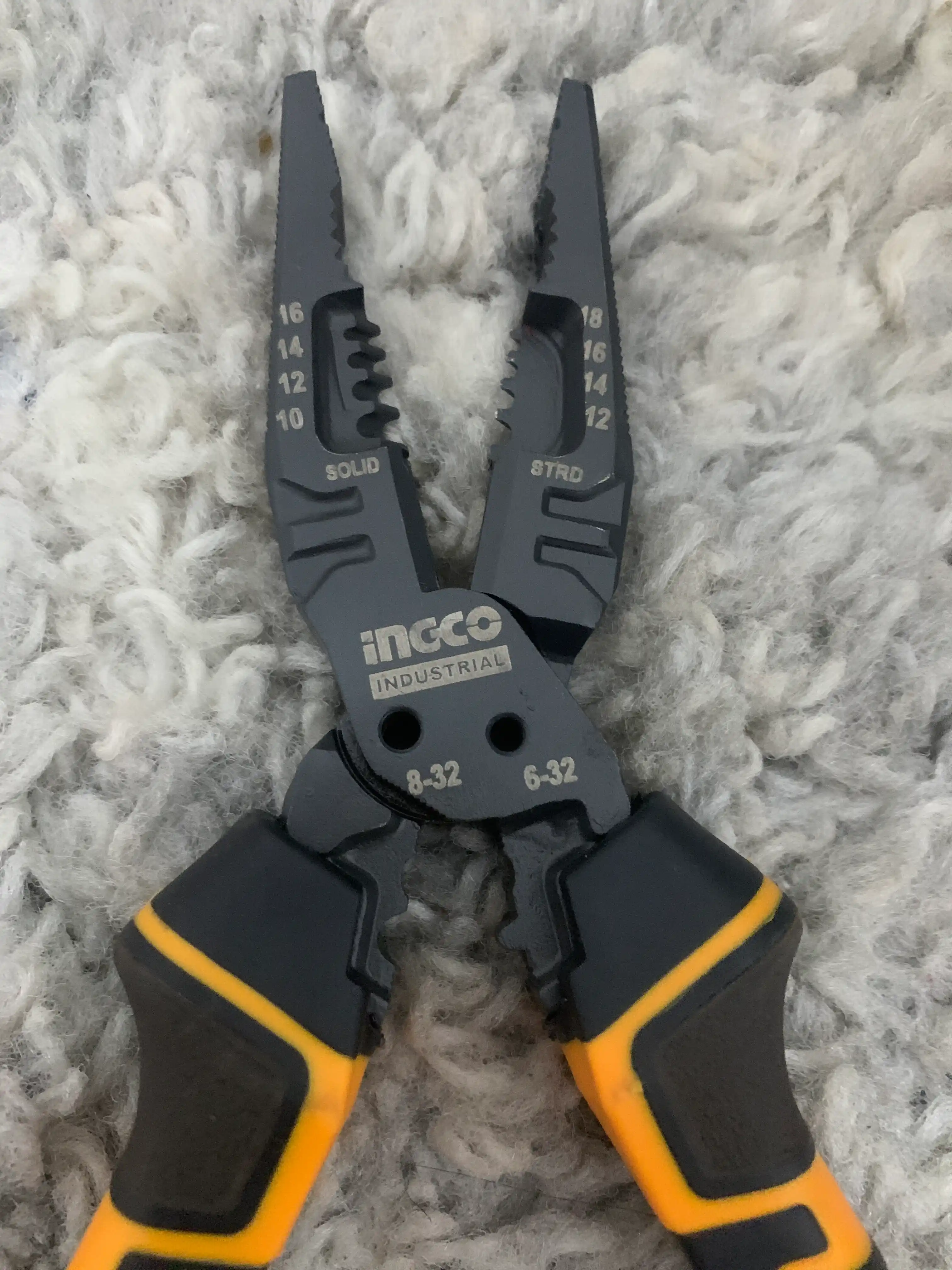 Многофункциональные плоскогубцы HMFCP28200 от INGCO