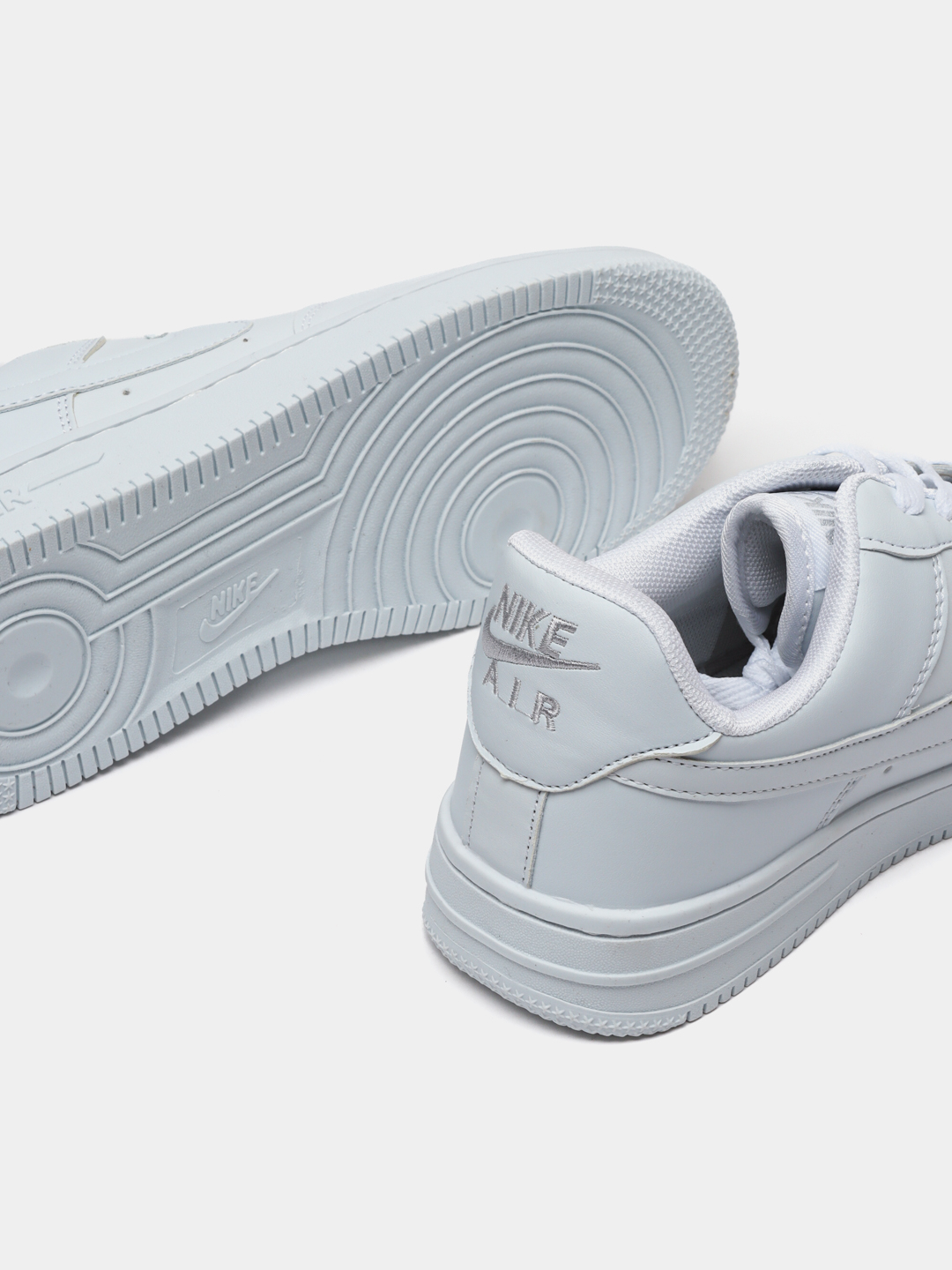 Seksi qizlarning pornosini tomosha qiling Avgust bilan porno tomosha qiling