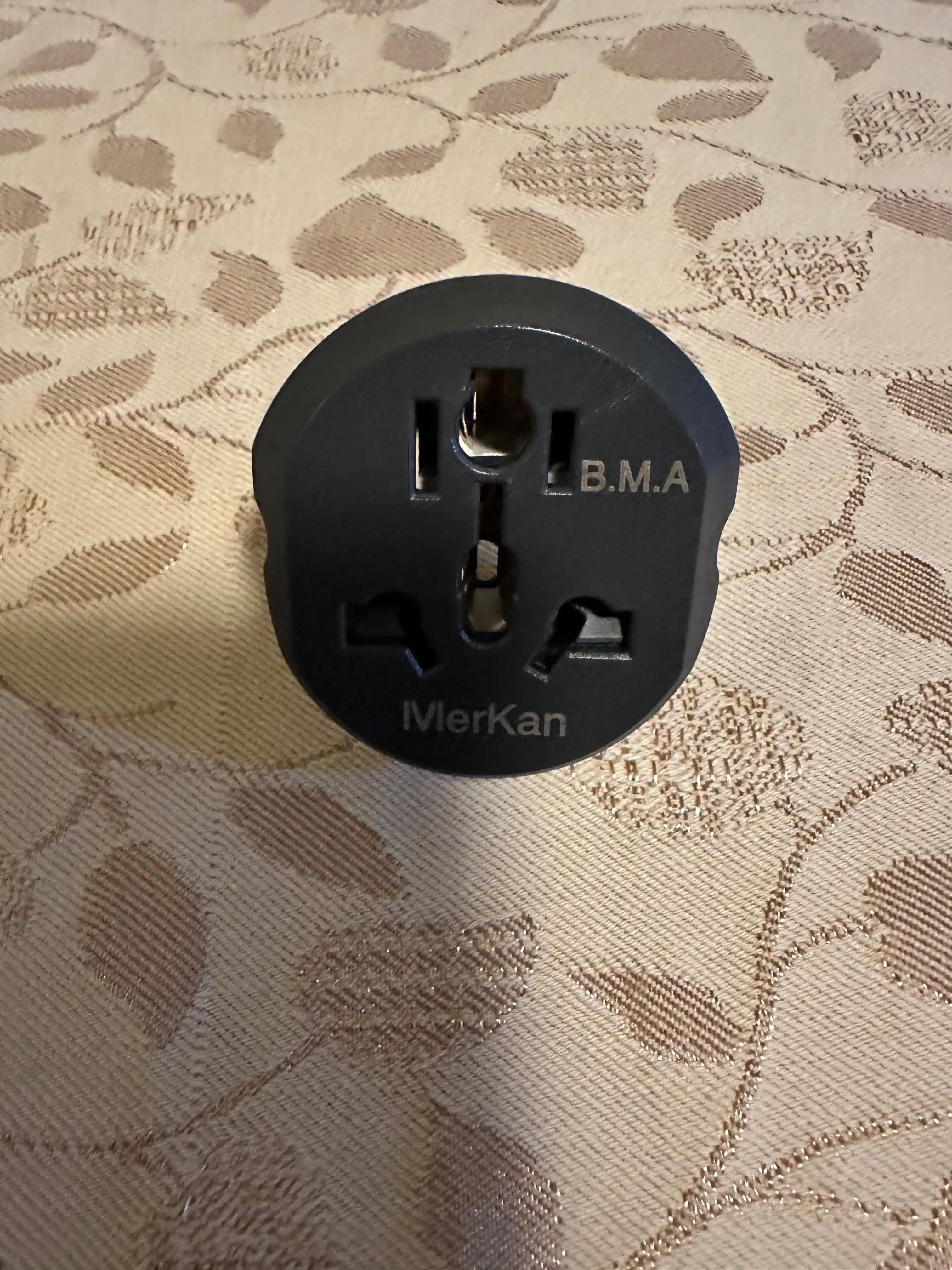 Universal adapter evro va uzb rozetka uchun perexodnik Merkan KT168, terminator, 16 A