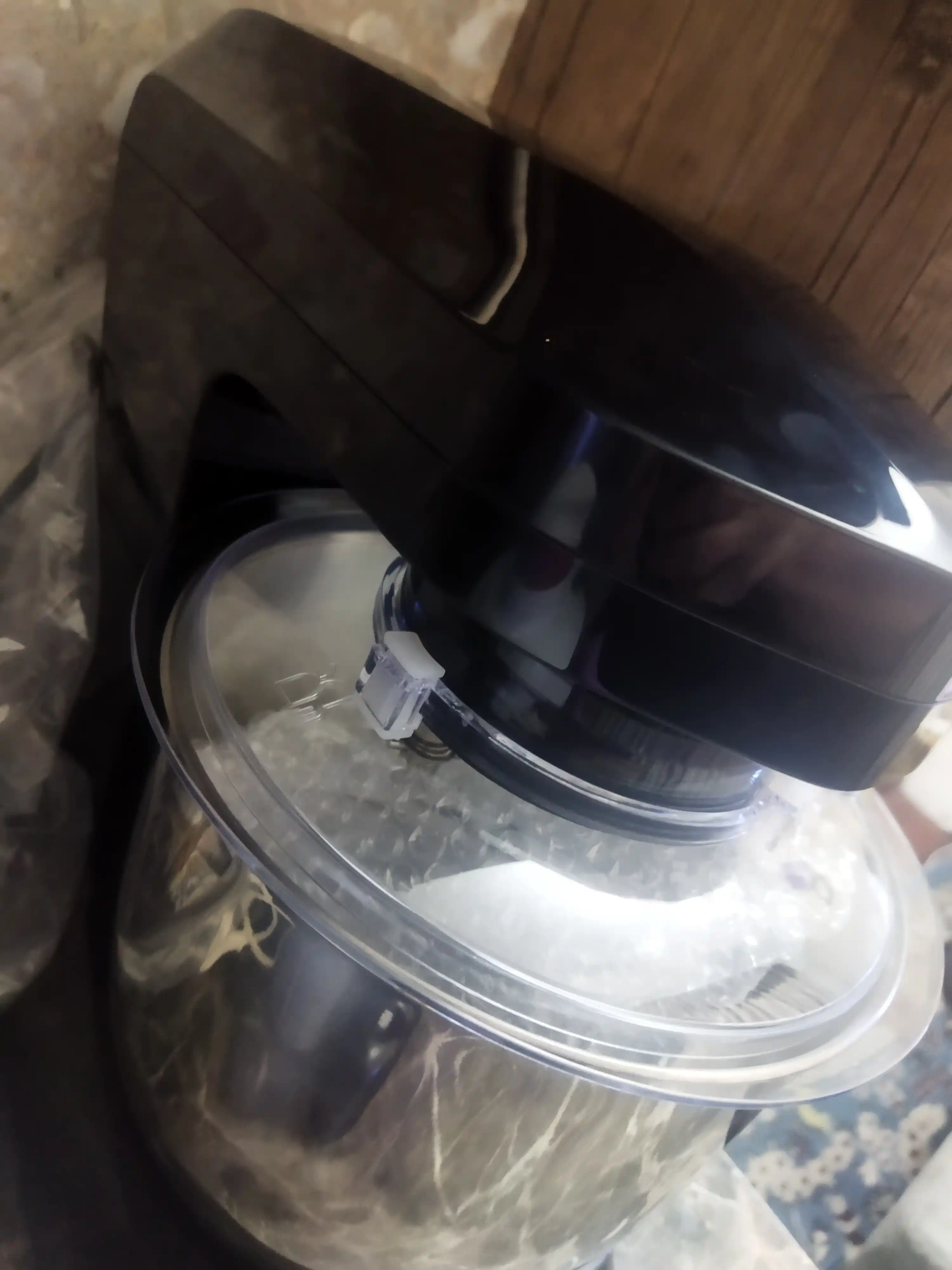 BQ MX342 planetar mikser, 1600 Vt quvvat, 4.5 l hajm, 10 tezlik, impuls rejimi