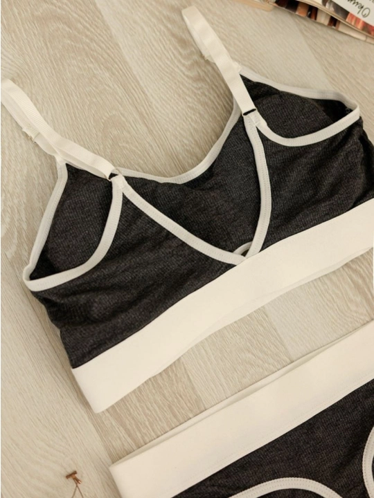 Ayollar ichki kiyimlari to‘plami