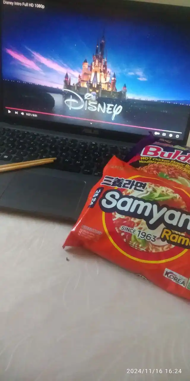 Лапша быстрого приготовления Samyang Hot chicken ramen Habareno Lime, 135 гр
