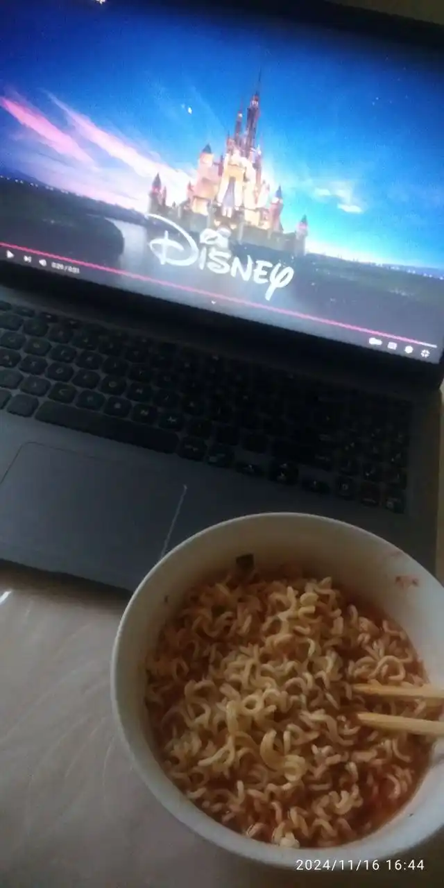 Лапша быстрого приготовления Samyang Hot chicken ramen Habareno Lime, 135 гр