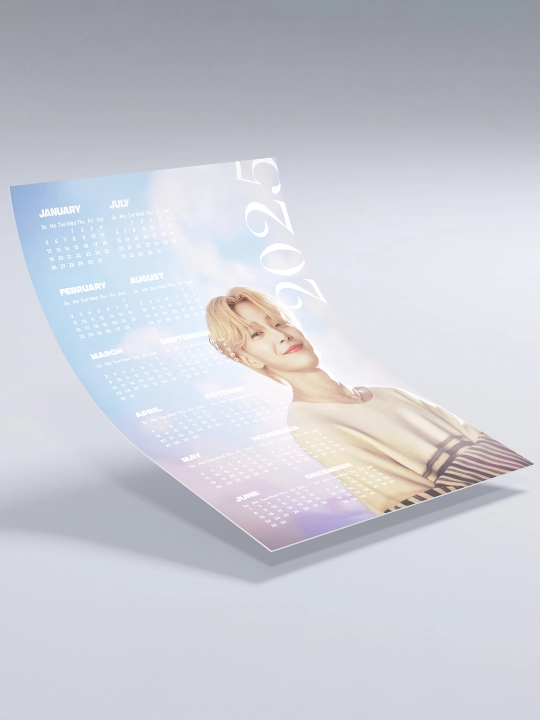 K-pop yulduzlari surati tushirilgan, 2025 yil kalendarlari